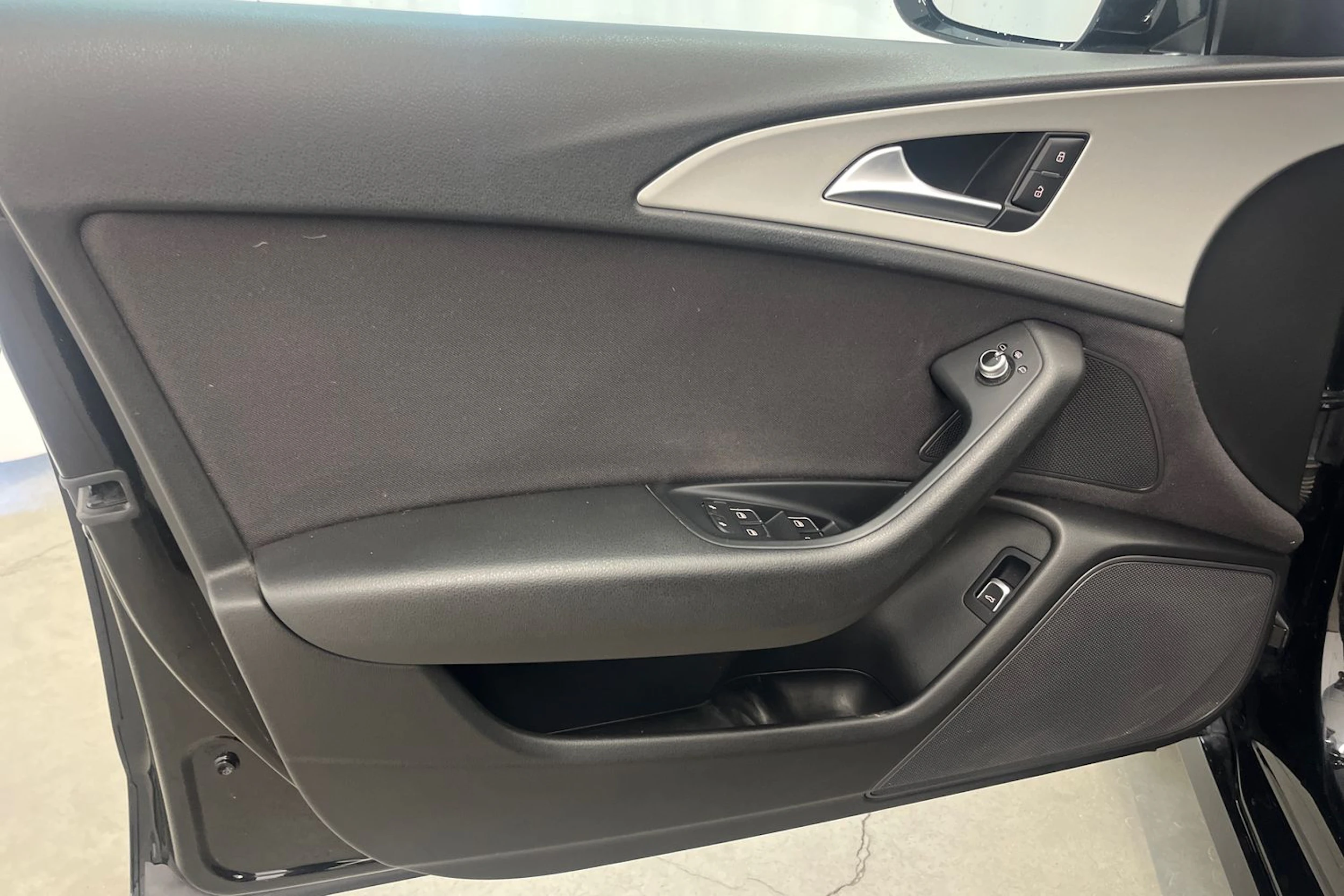 musta Audi A6 2015 kuva 11.