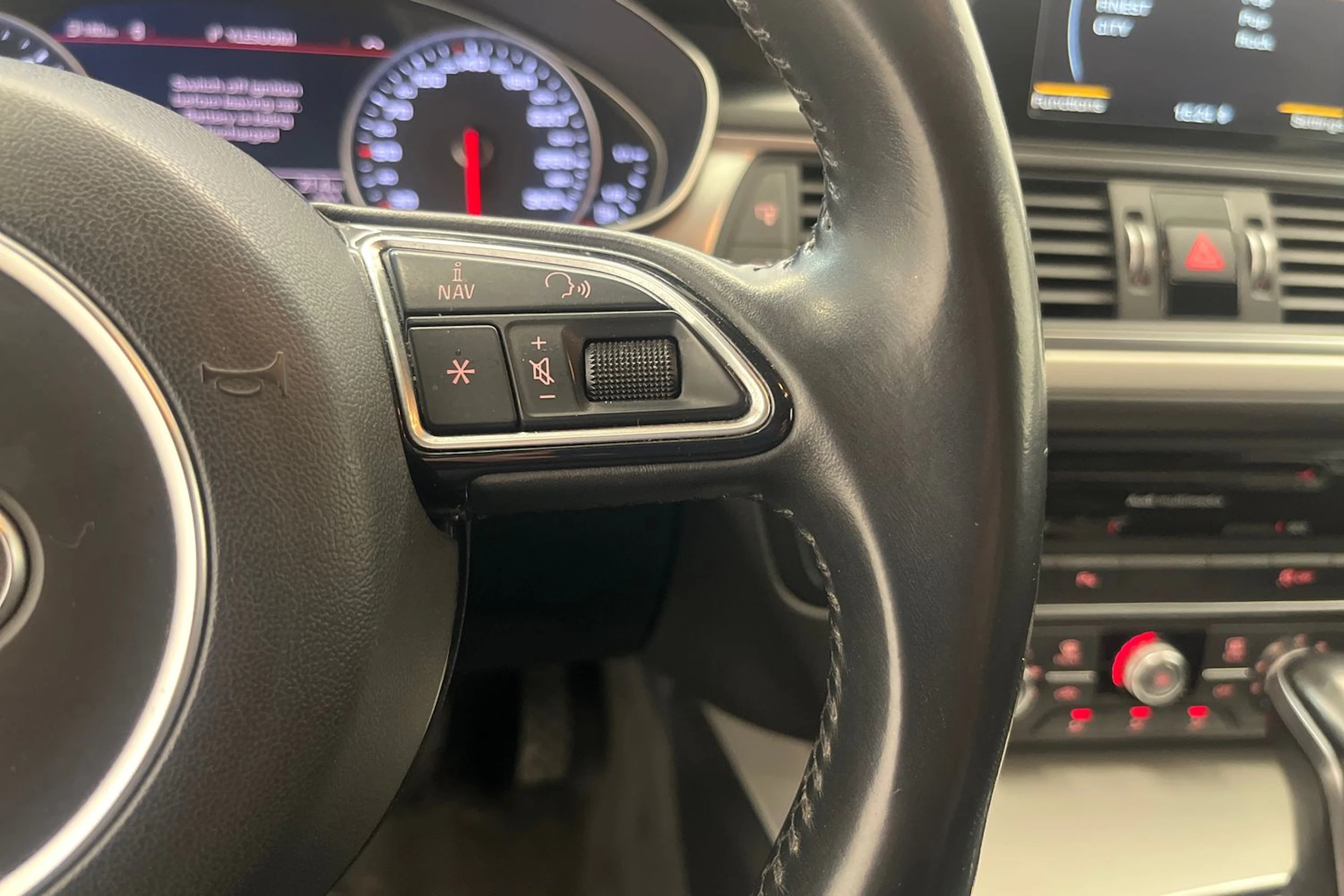musta Audi A6 2015 kuva 14.