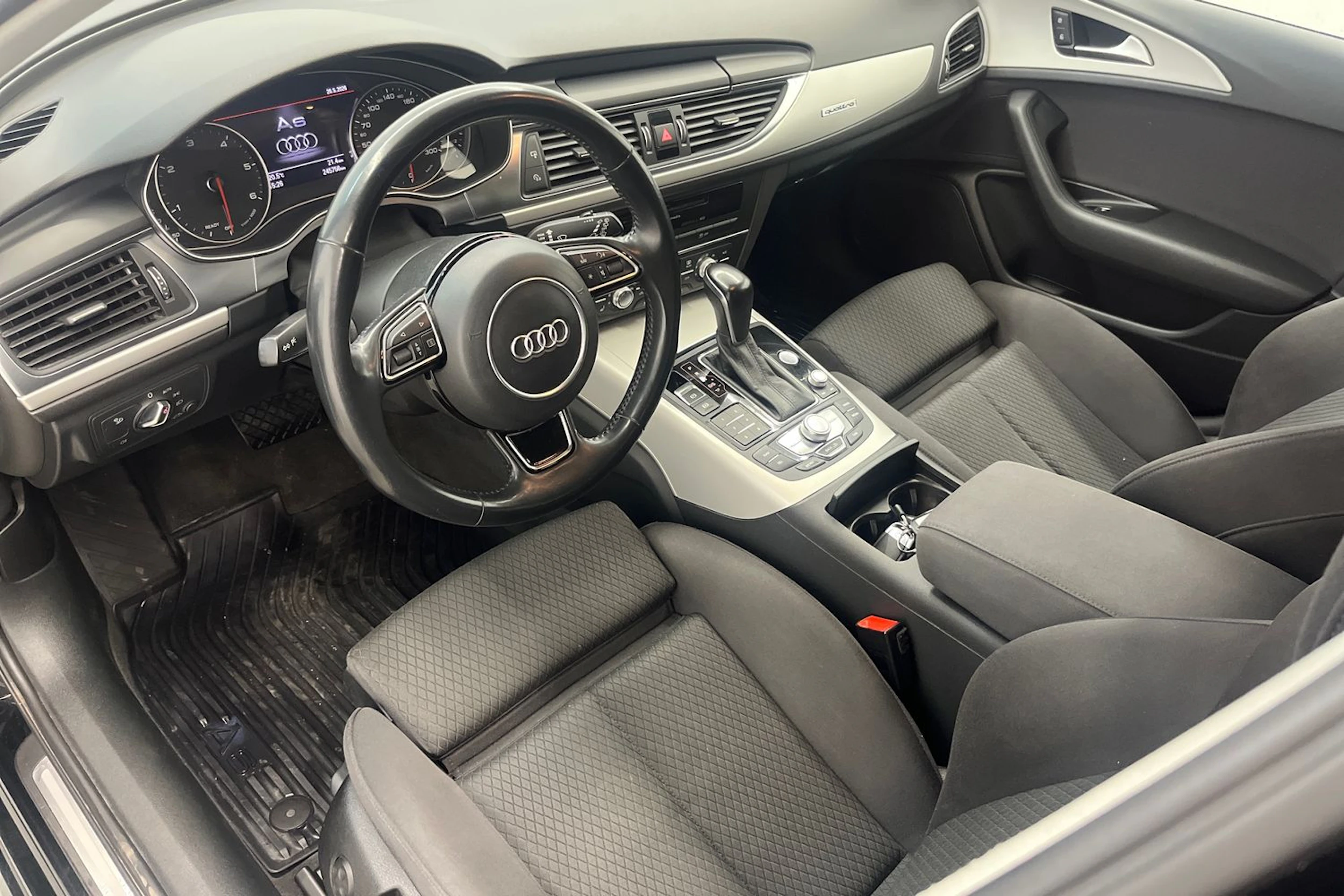 musta Audi A6 2015 kuva 18.