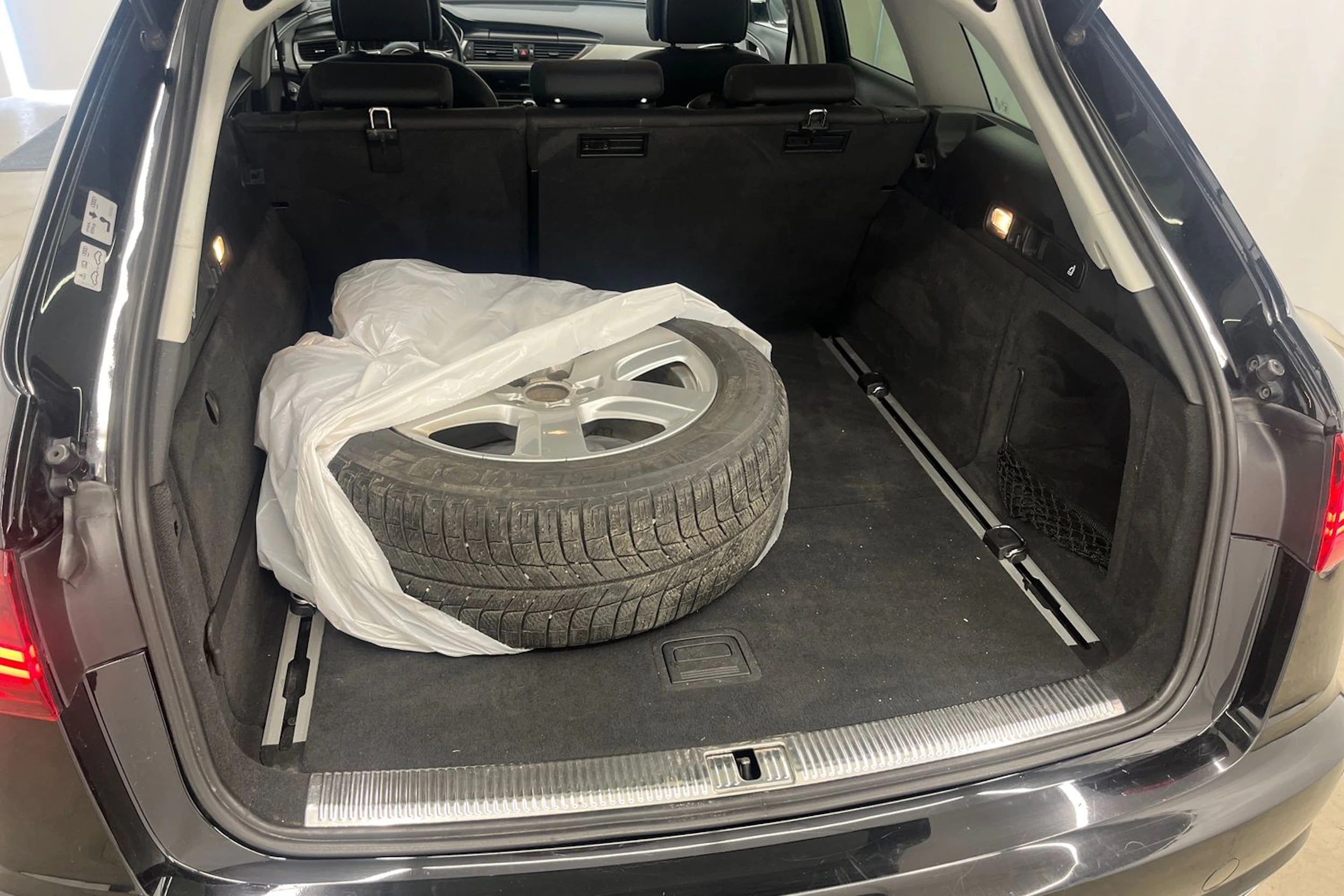 musta Audi A6 2015 kuva 20.
