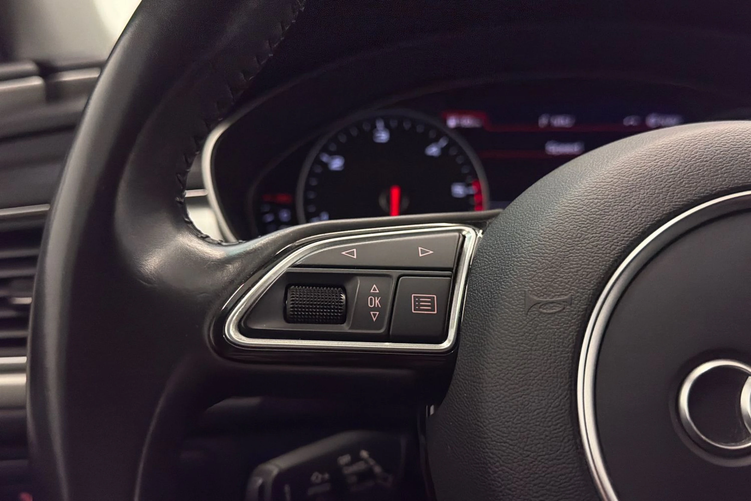 Musta Audi A6 2016 kuva 18.