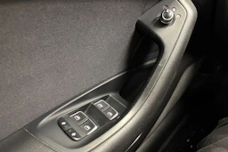 valkoinen Audi A6 2016 kuva 14.