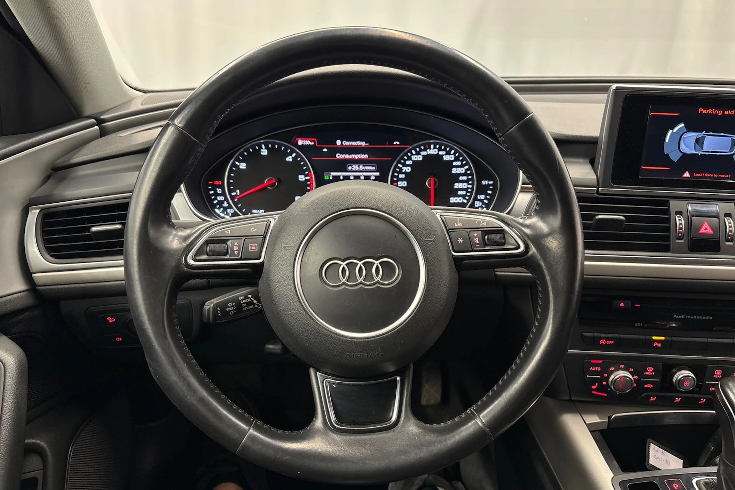 valkoinen Audi A6 2016 kuva 16.