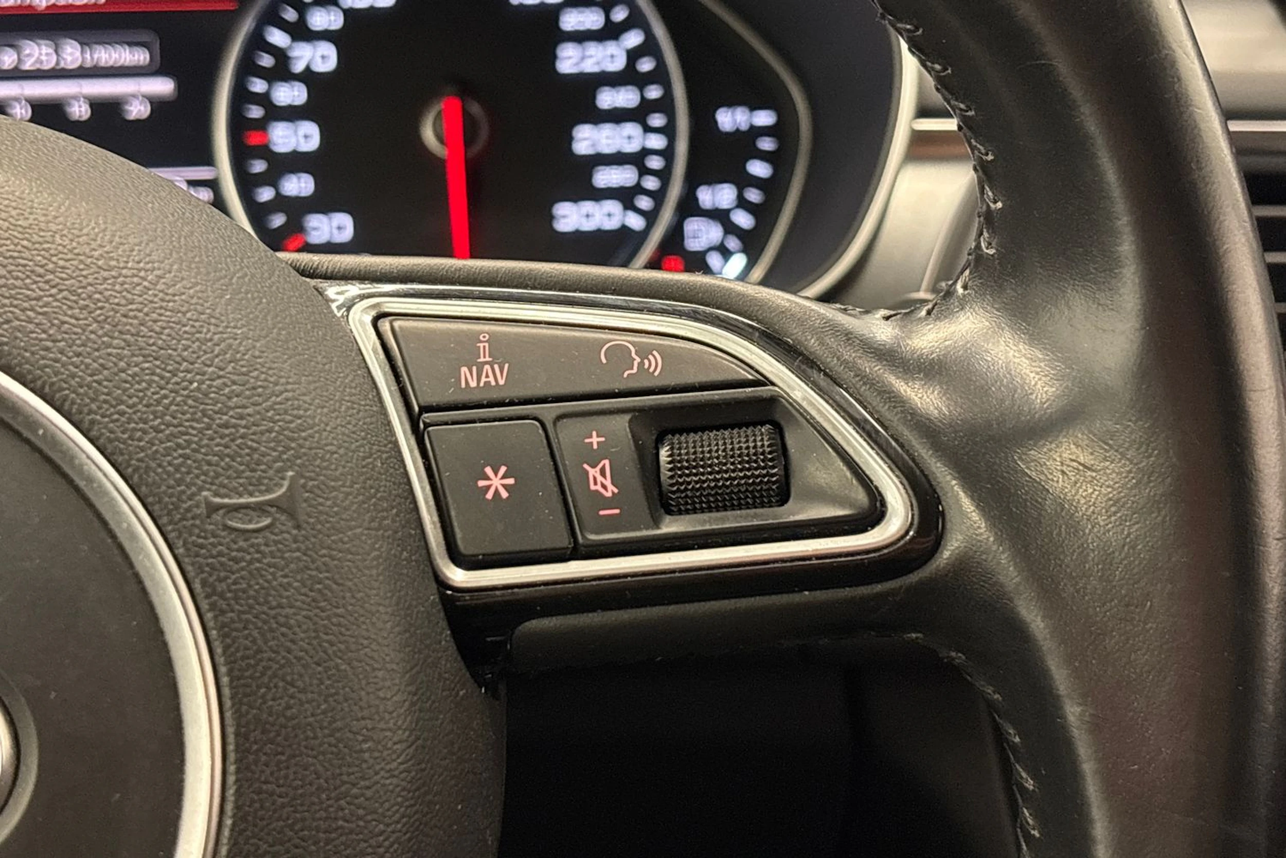 valkoinen Audi A6 2016 kuva 18.