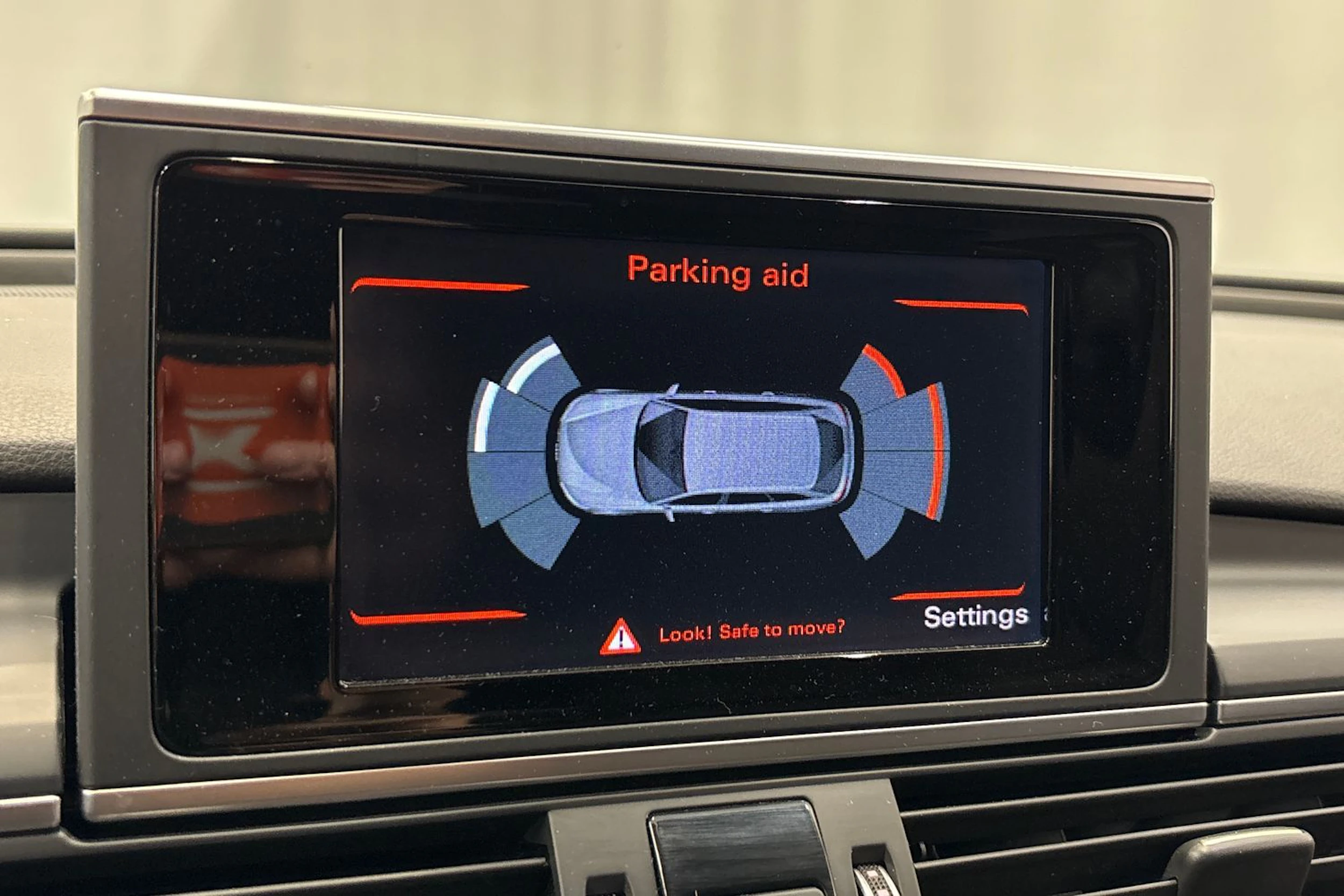 valkoinen Audi A6 2016 kuva 21.