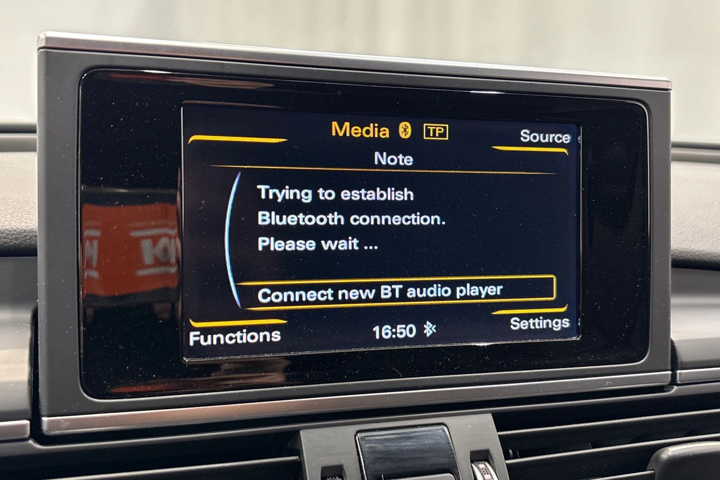 valkoinen Audi A6 2016 kuva 22.