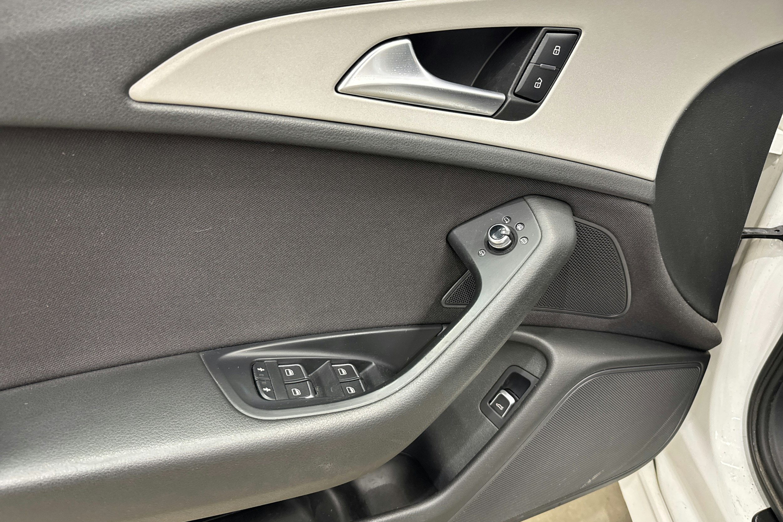 valkoinen Audi A6 2016 kuva 12.