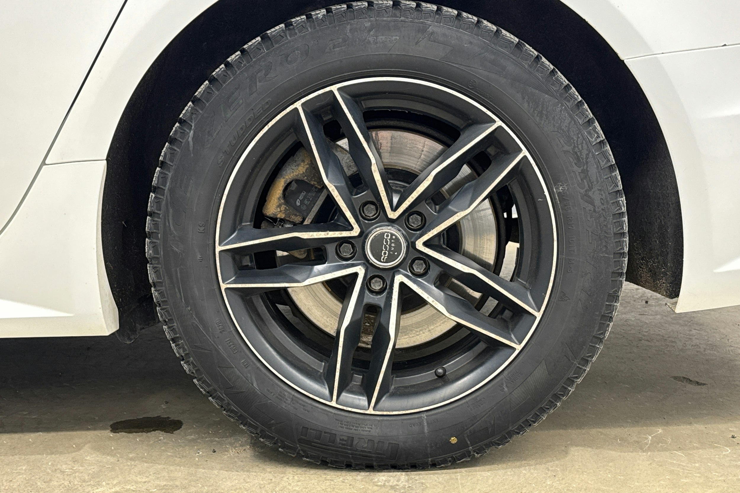 valkoinen Audi A6 2016 kuva 21.