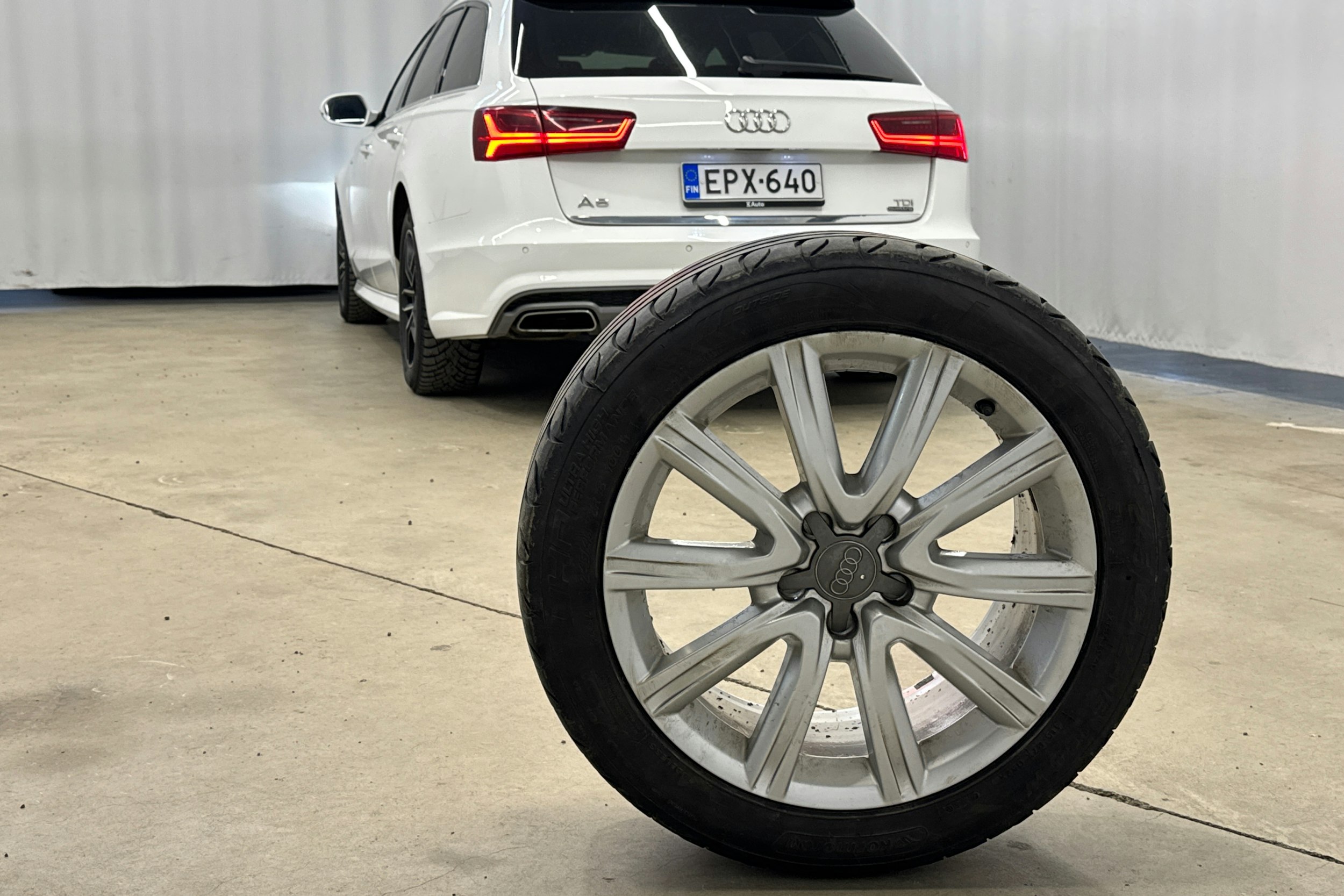 valkoinen Audi A6 2016 kuva 22.