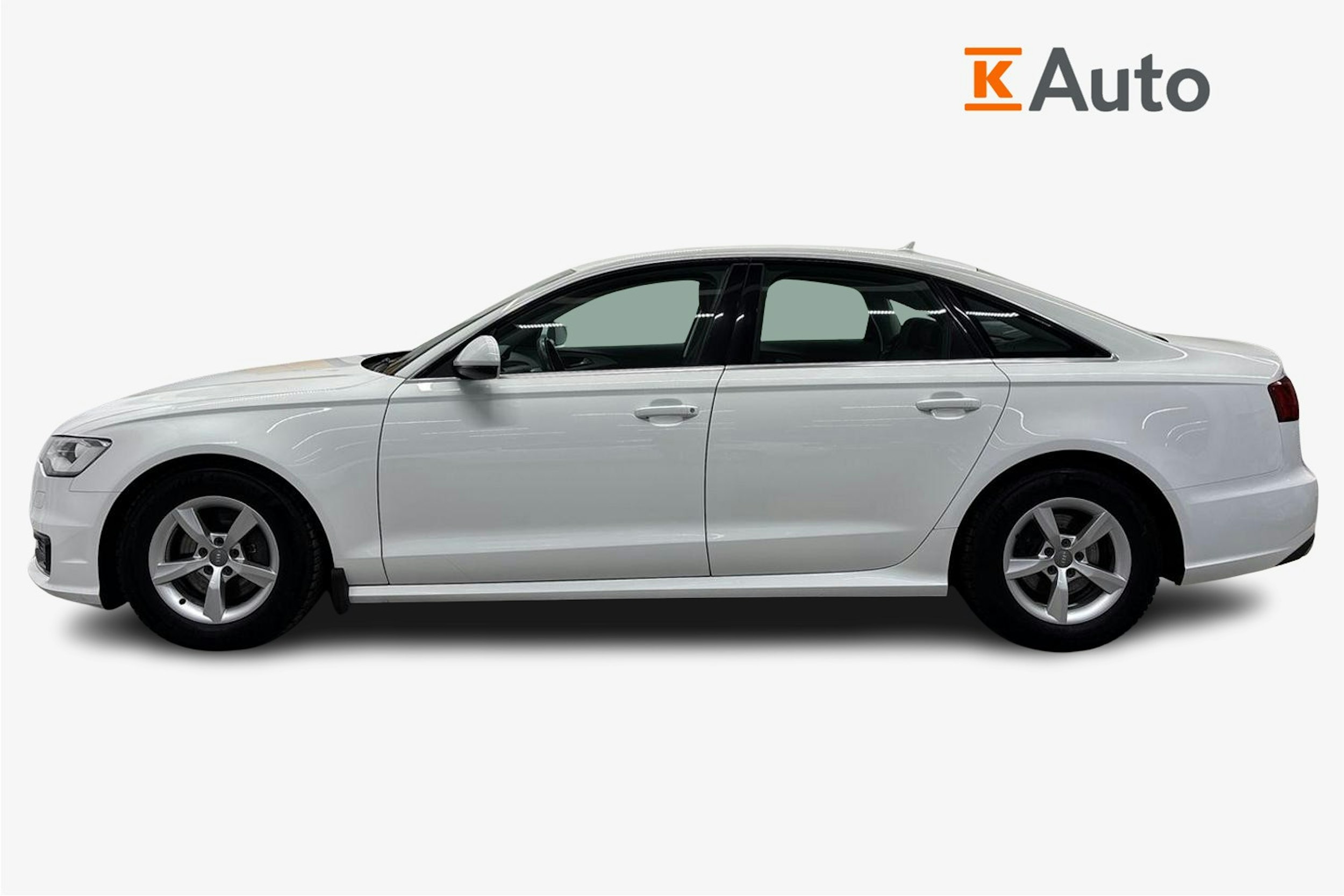 valkoinen Audi A6 2016 kuva 6.