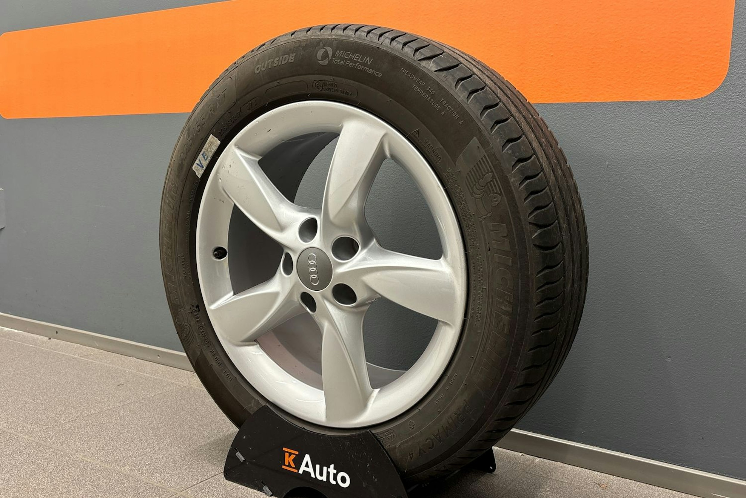 valkoinen Audi A6 2016 kuva 13.