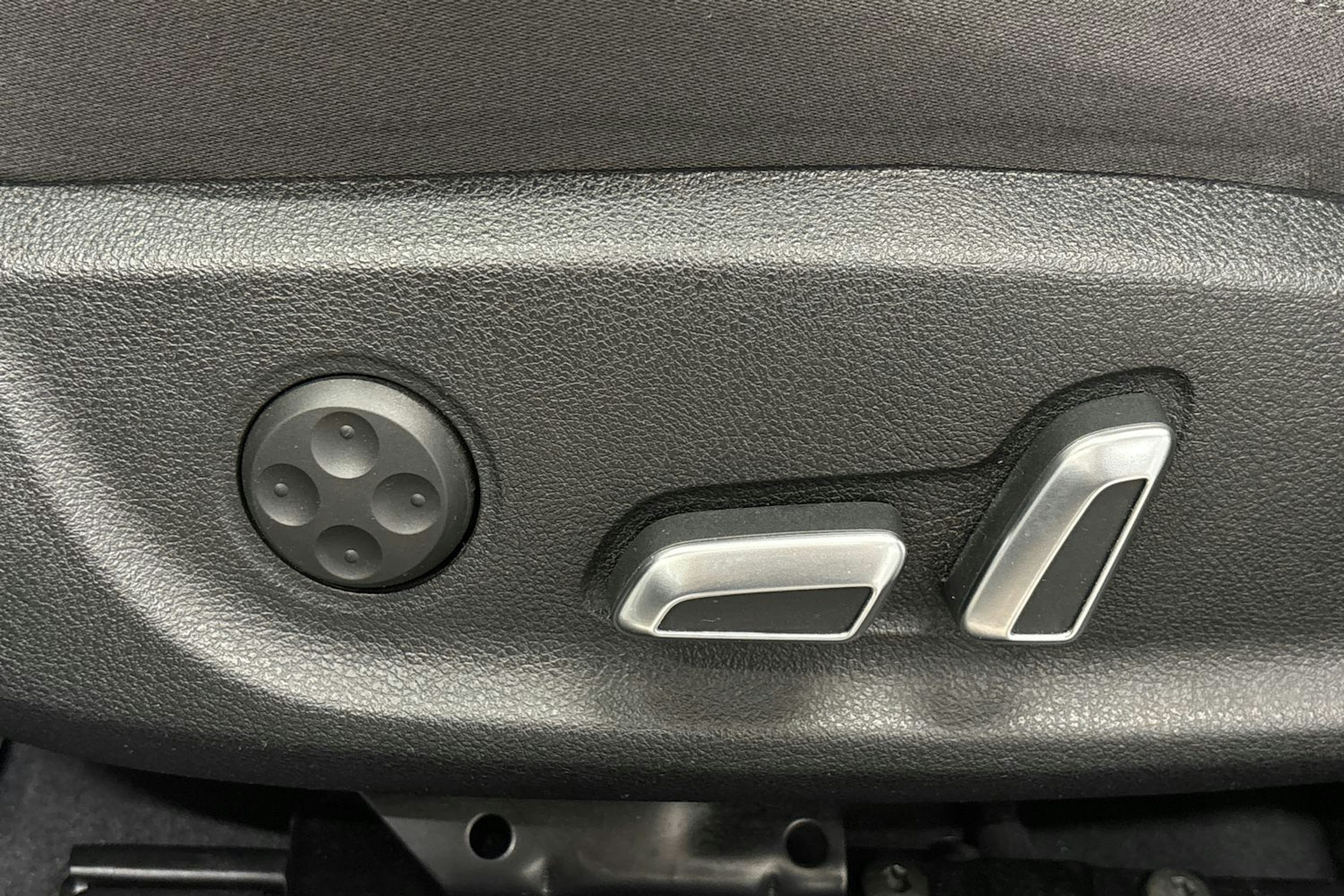 valkoinen Audi A6 2016 kuva 15.