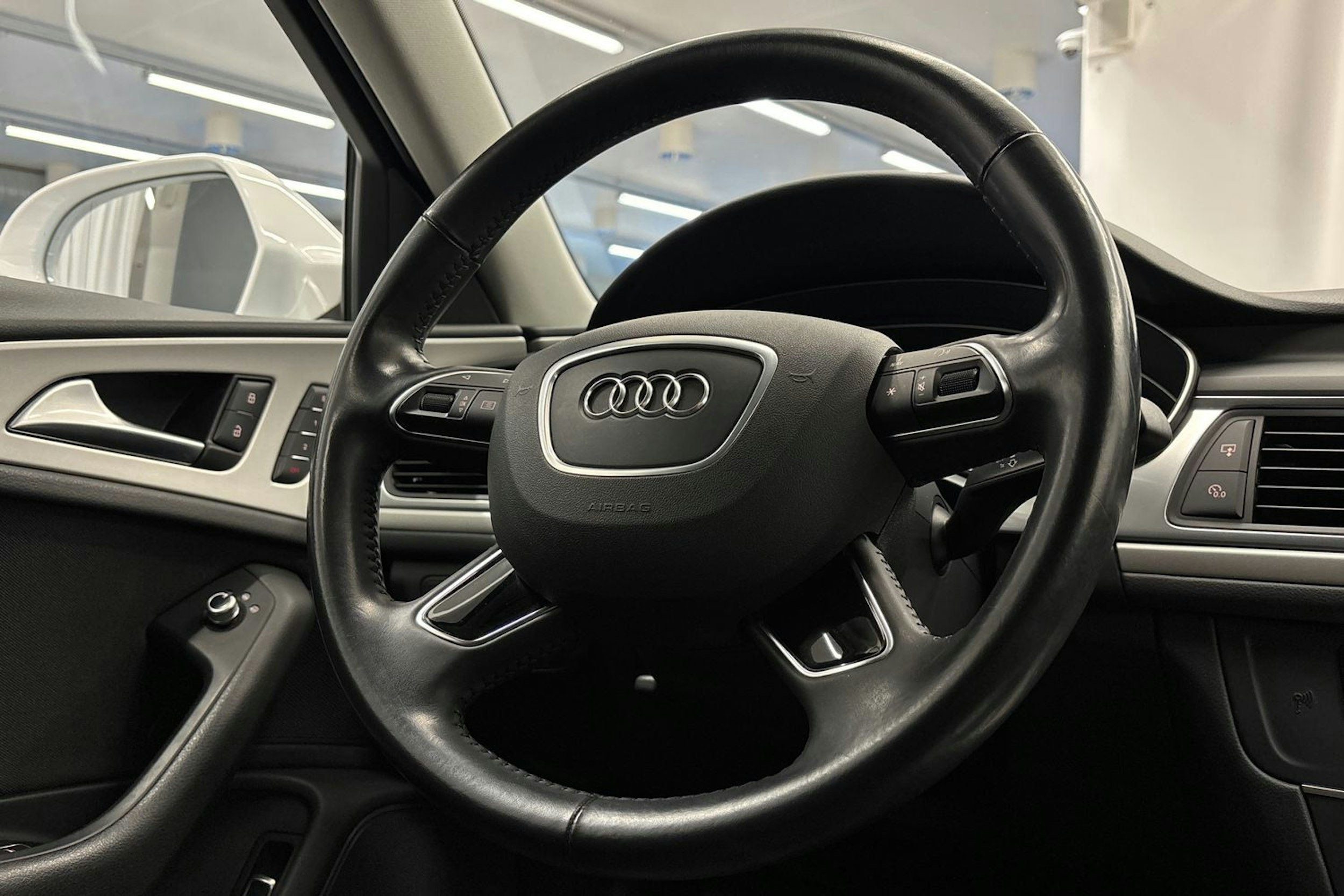 valkoinen Audi A6 2016 kuva 16.