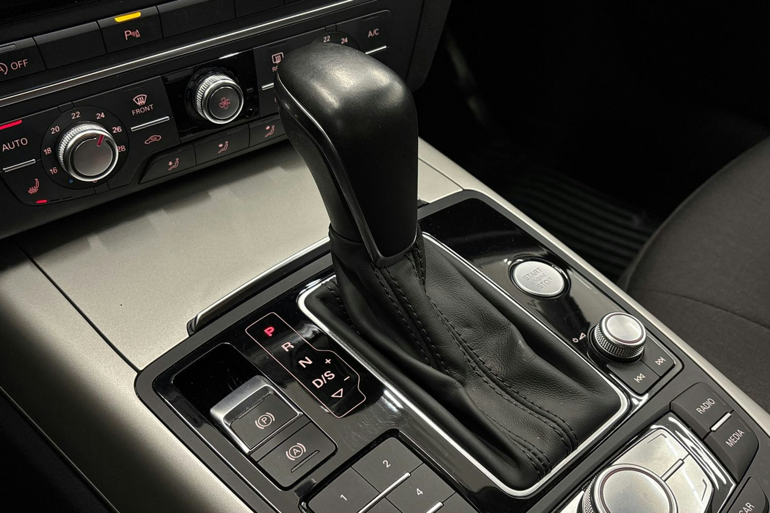 valkoinen Audi A6 2016 kuva 23.