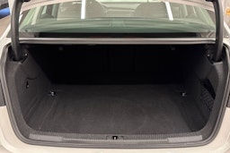 valkoinen Audi A6 2016 kuva 24.