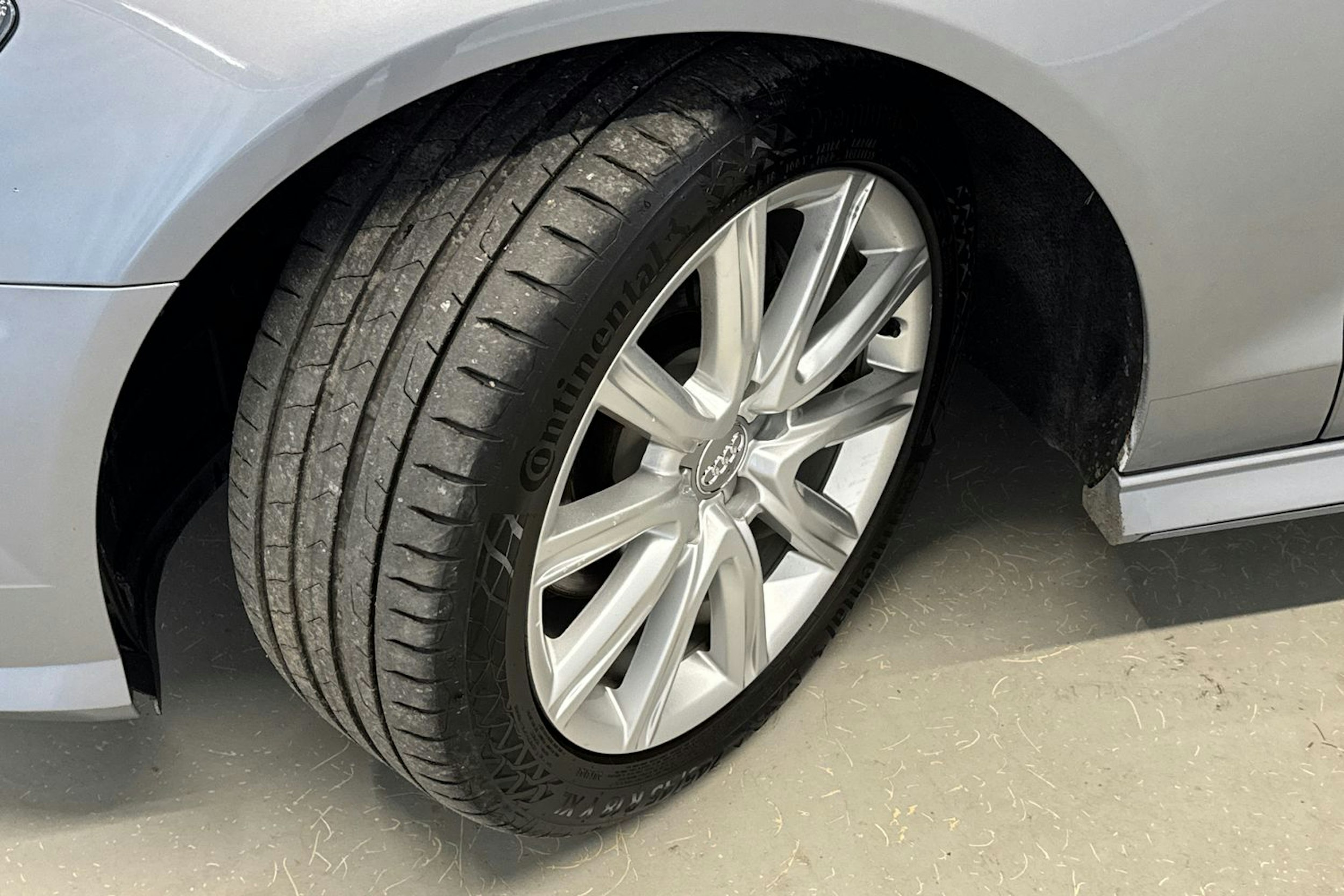 harmaa Audi A6 2016 kuva 13.