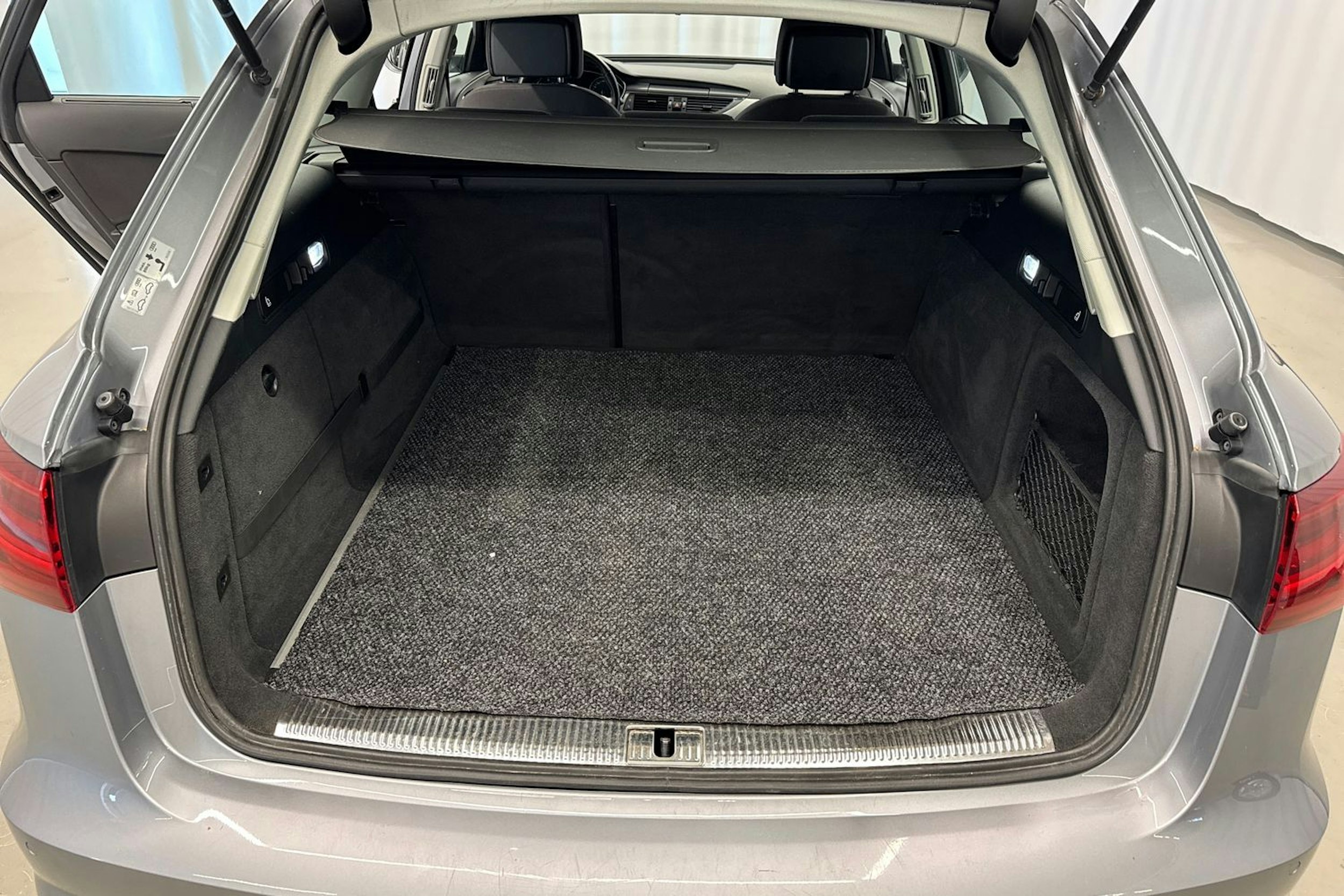 harmaa Audi A6 2016 kuva 16.