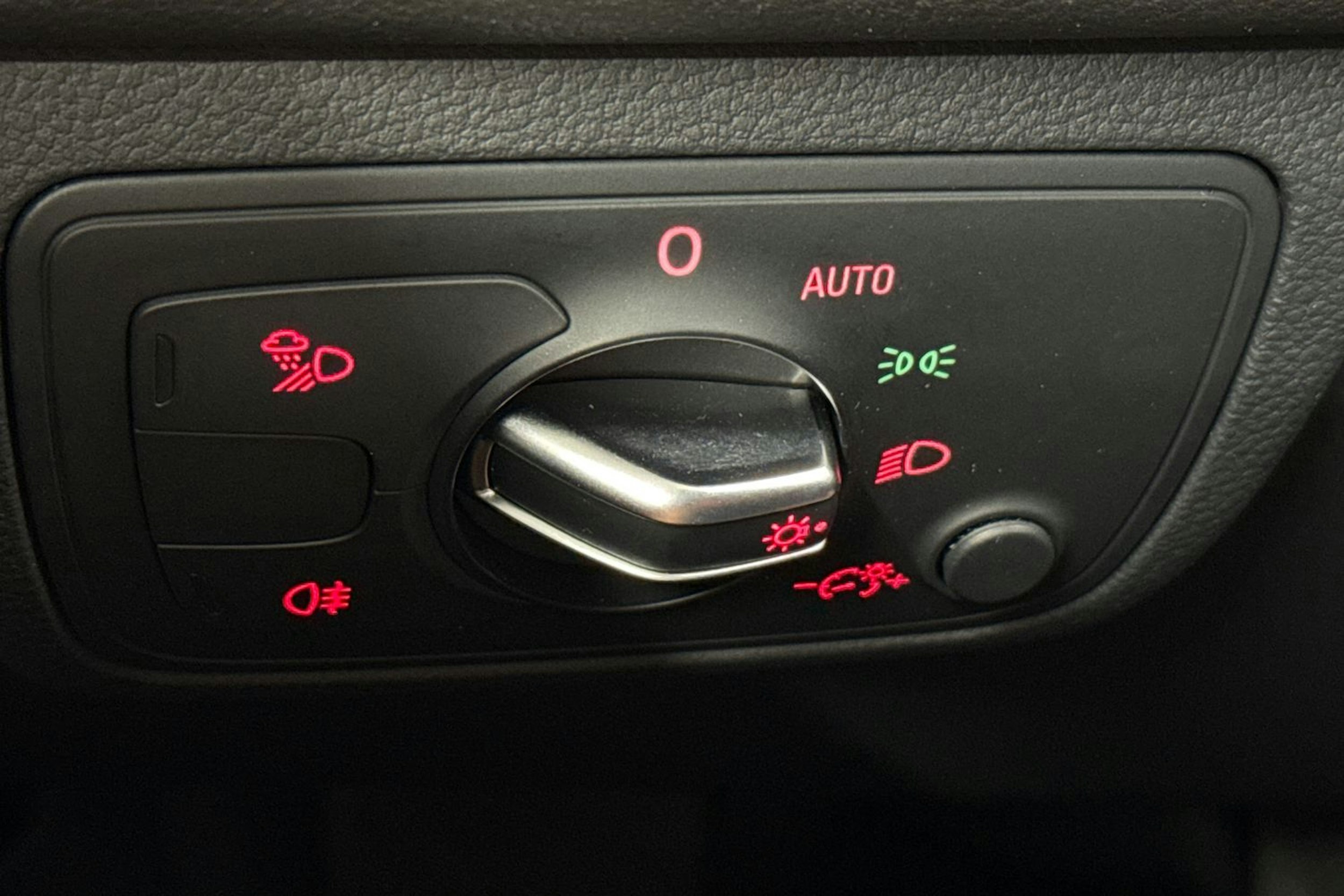 harmaa Audi A6 2016 kuva 29.