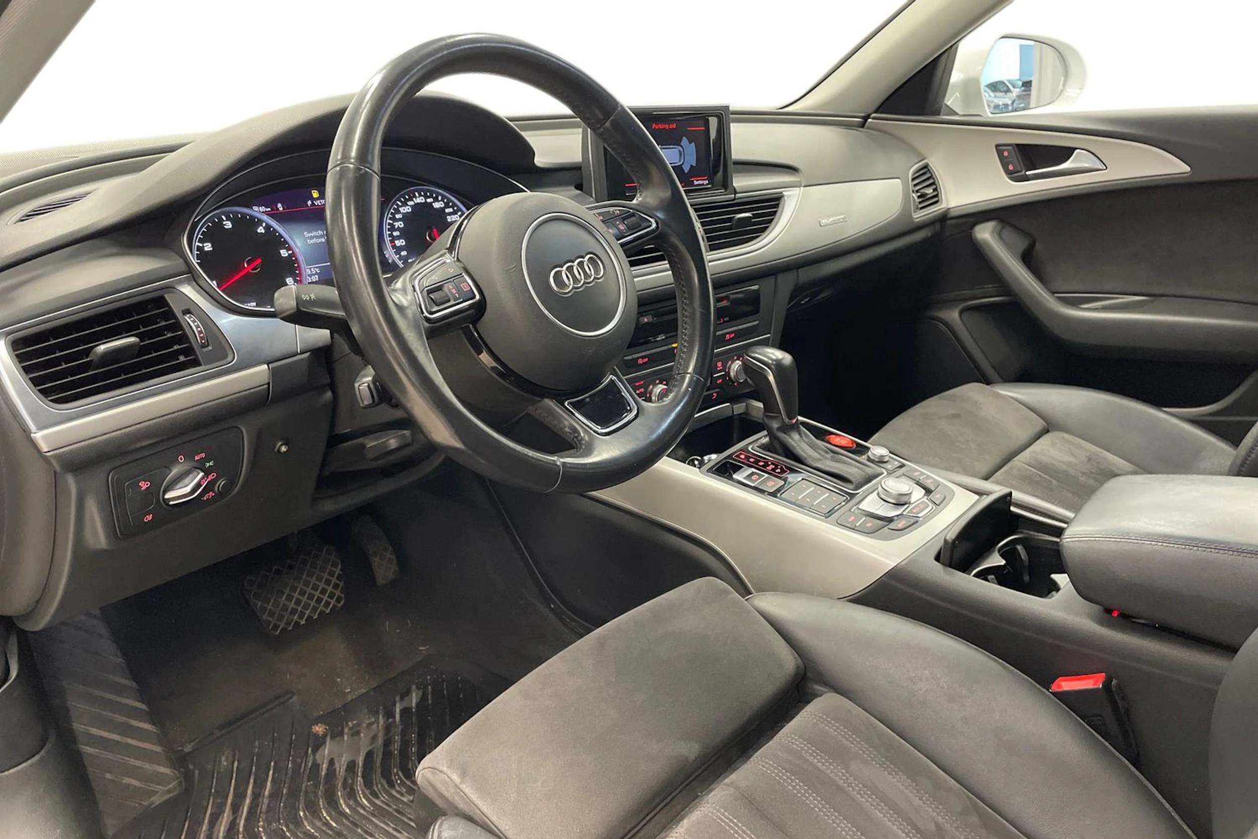 Valkoinen Audi A6 2016 kuva 3.