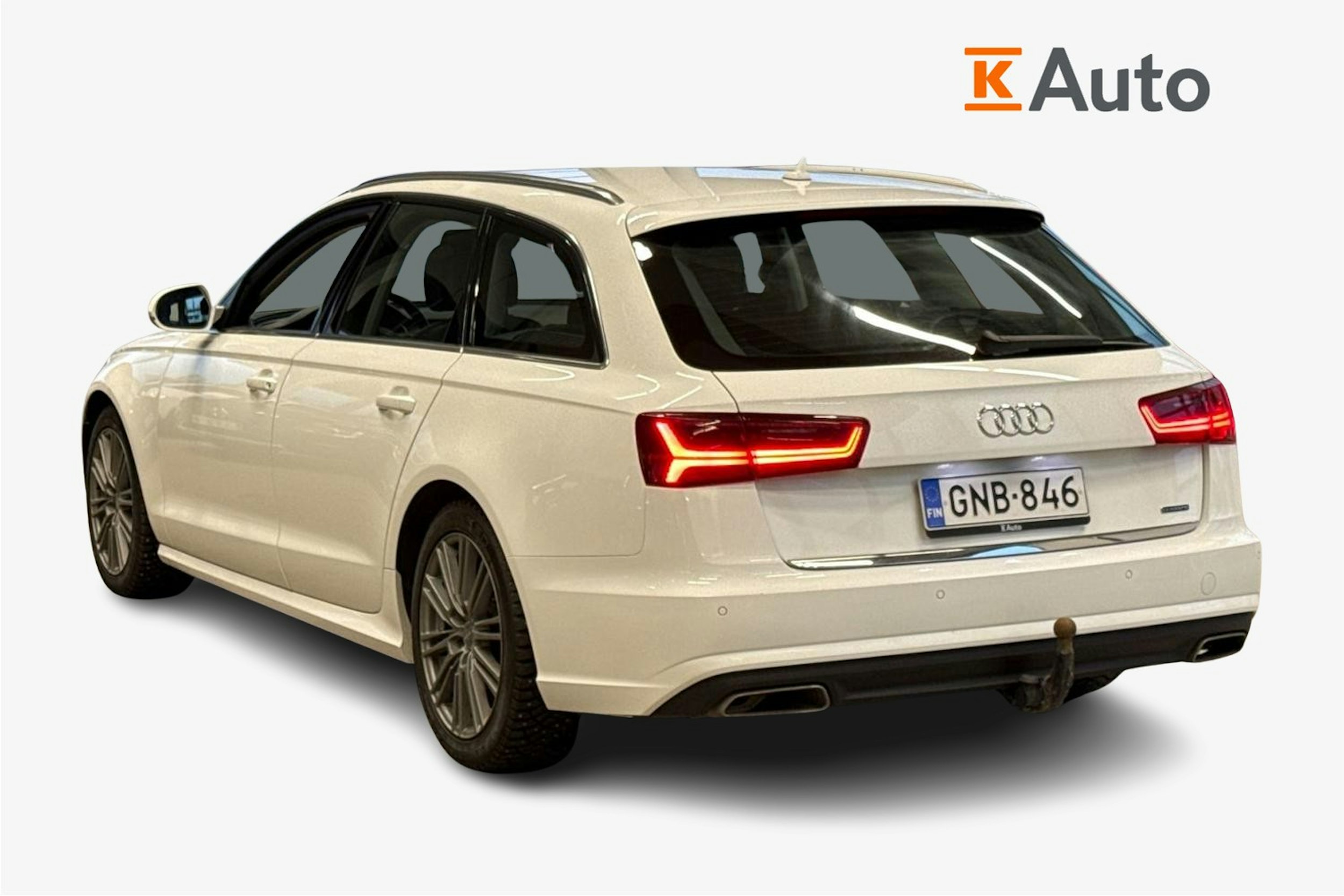Valkoinen Audi A6 2016 kuva 2.