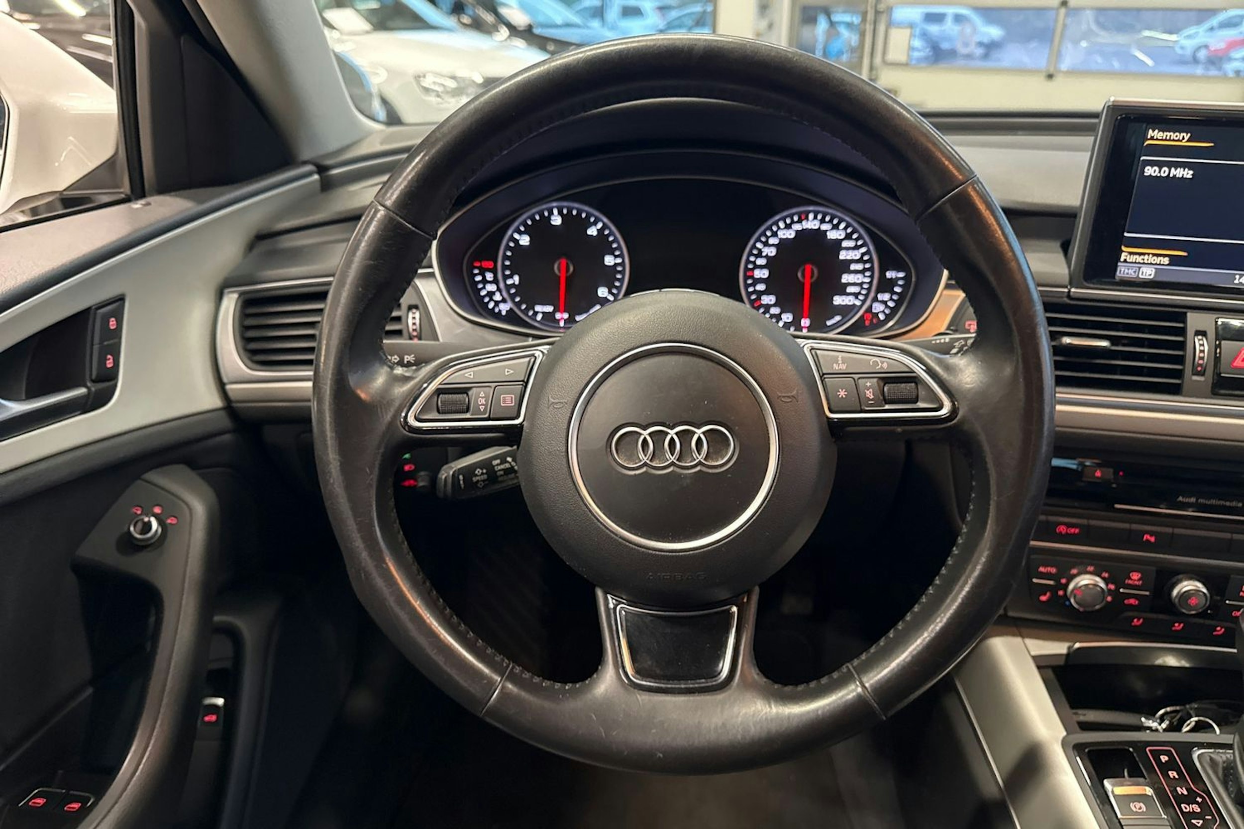 Valkoinen Audi A6 2016 kuva 14.