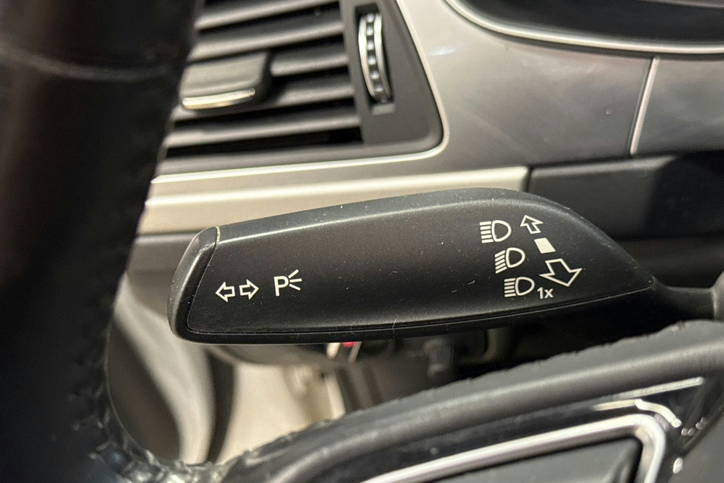 Valkoinen Audi A6 2016 kuva 17.