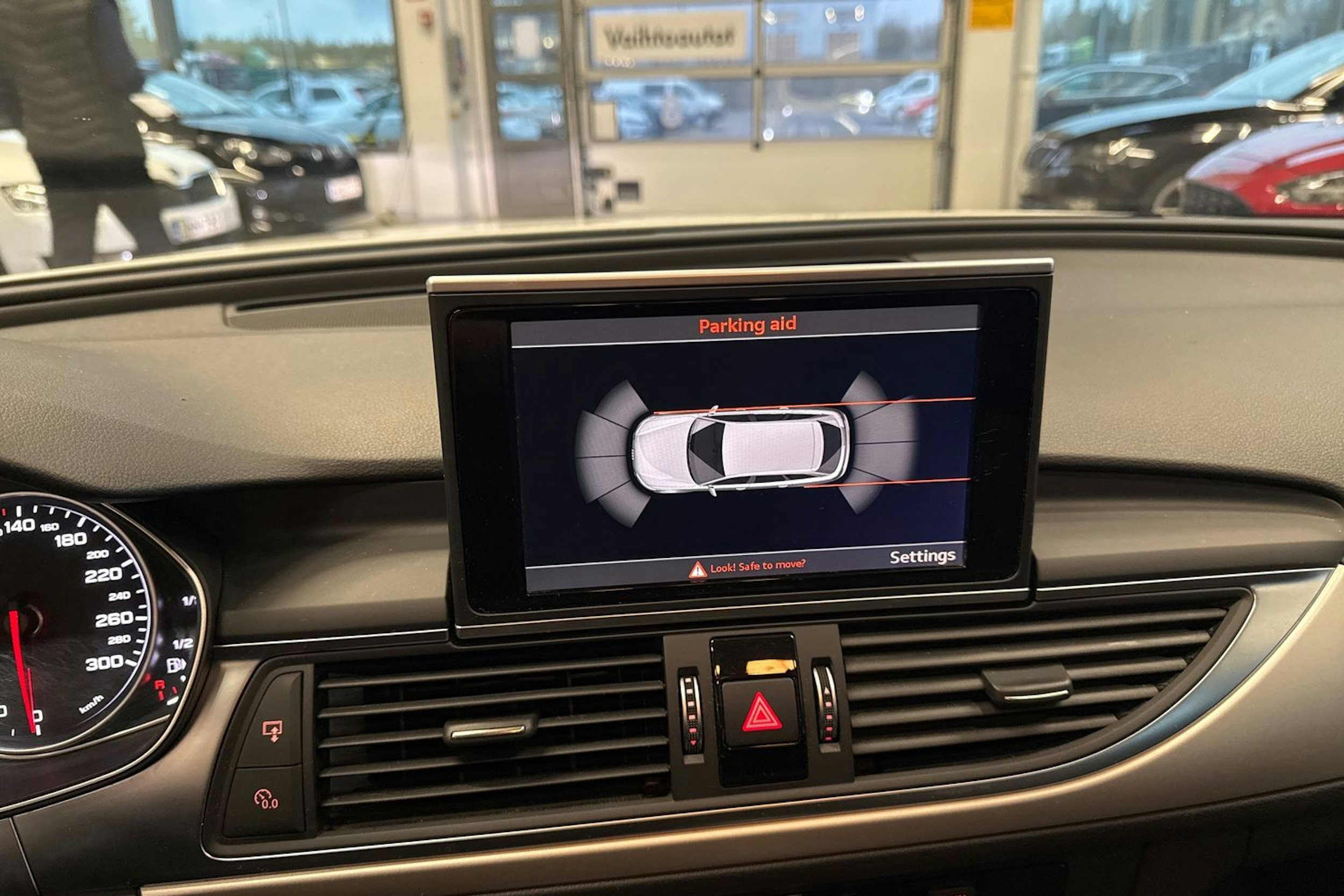 Valkoinen Audi A6 2016 kuva 21.