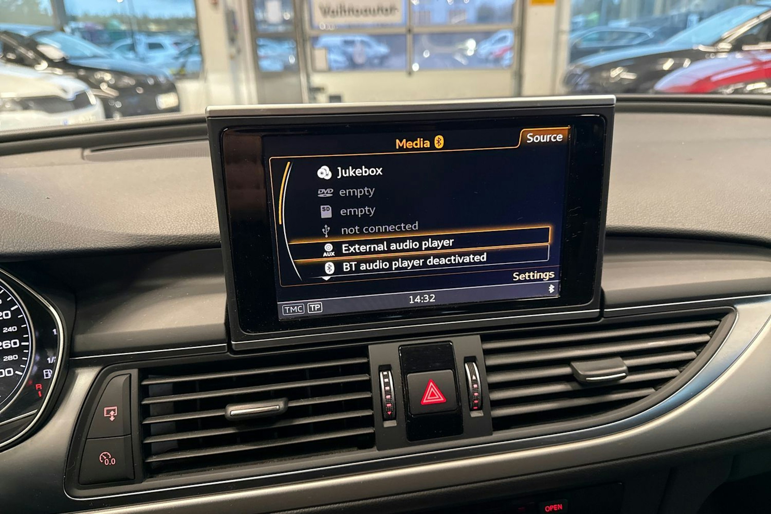 Valkoinen Audi A6 2016 kuva 23.