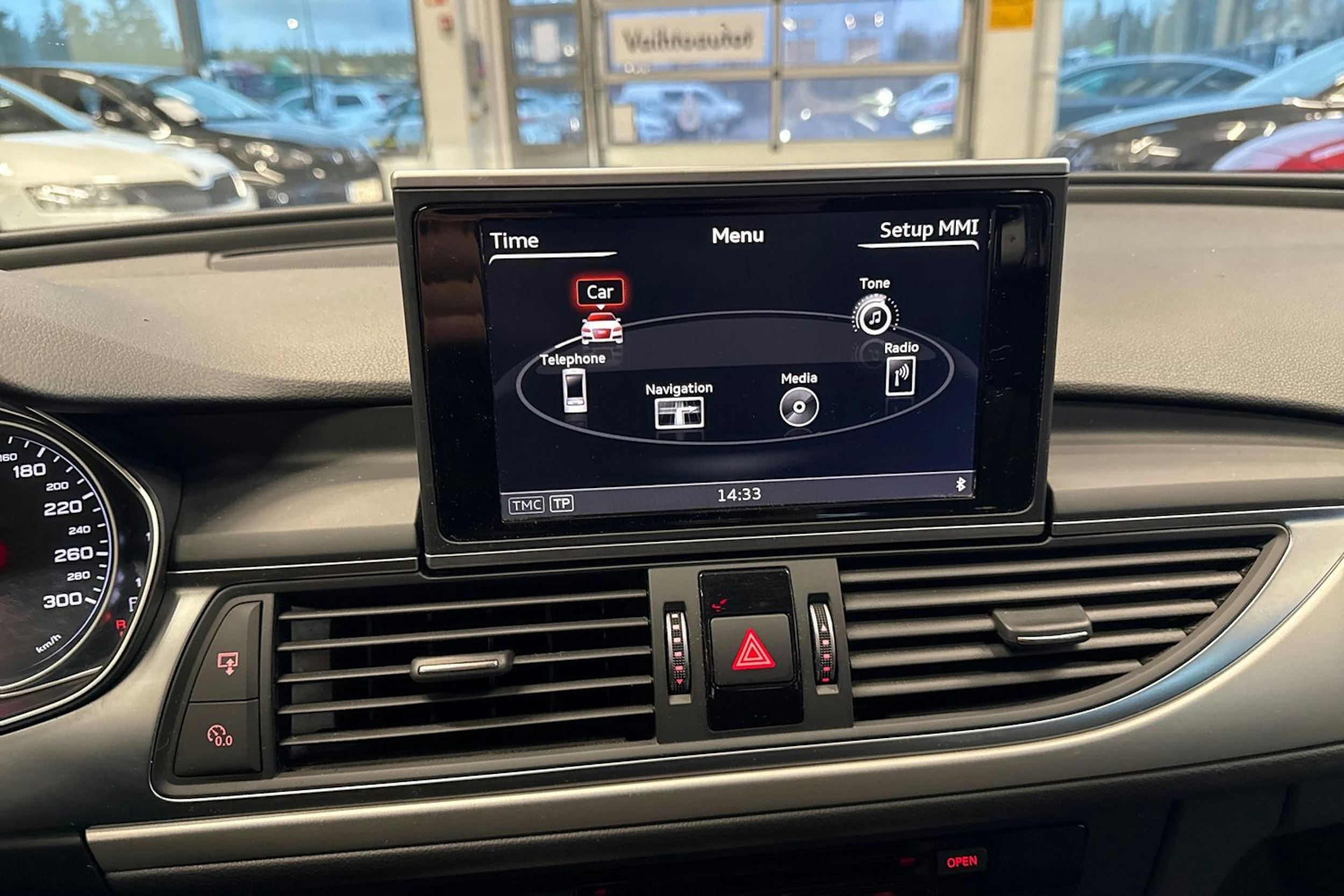 Valkoinen Audi A6 2016 kuva 27.