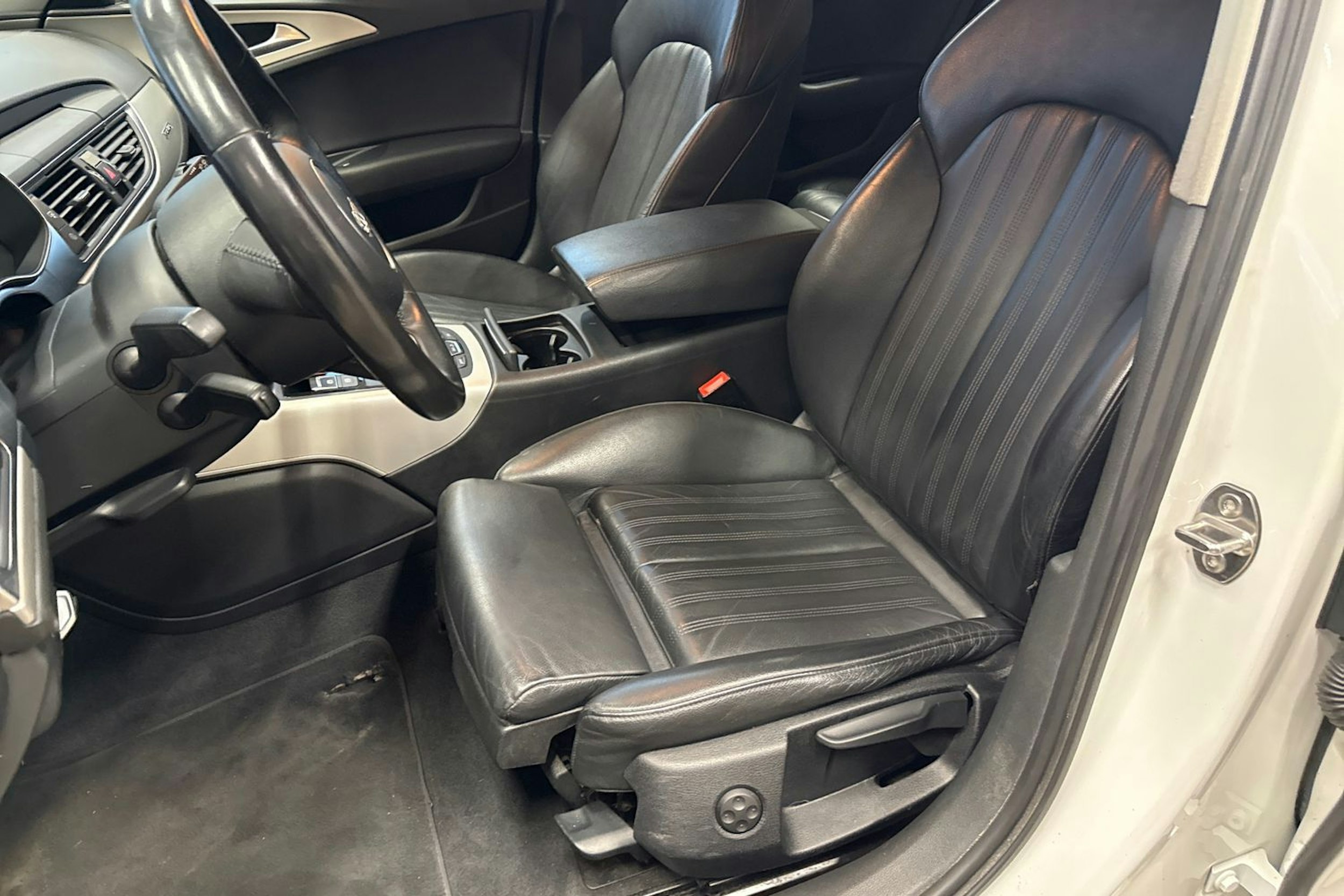 Valkoinen Audi A6 2016 kuva 29.