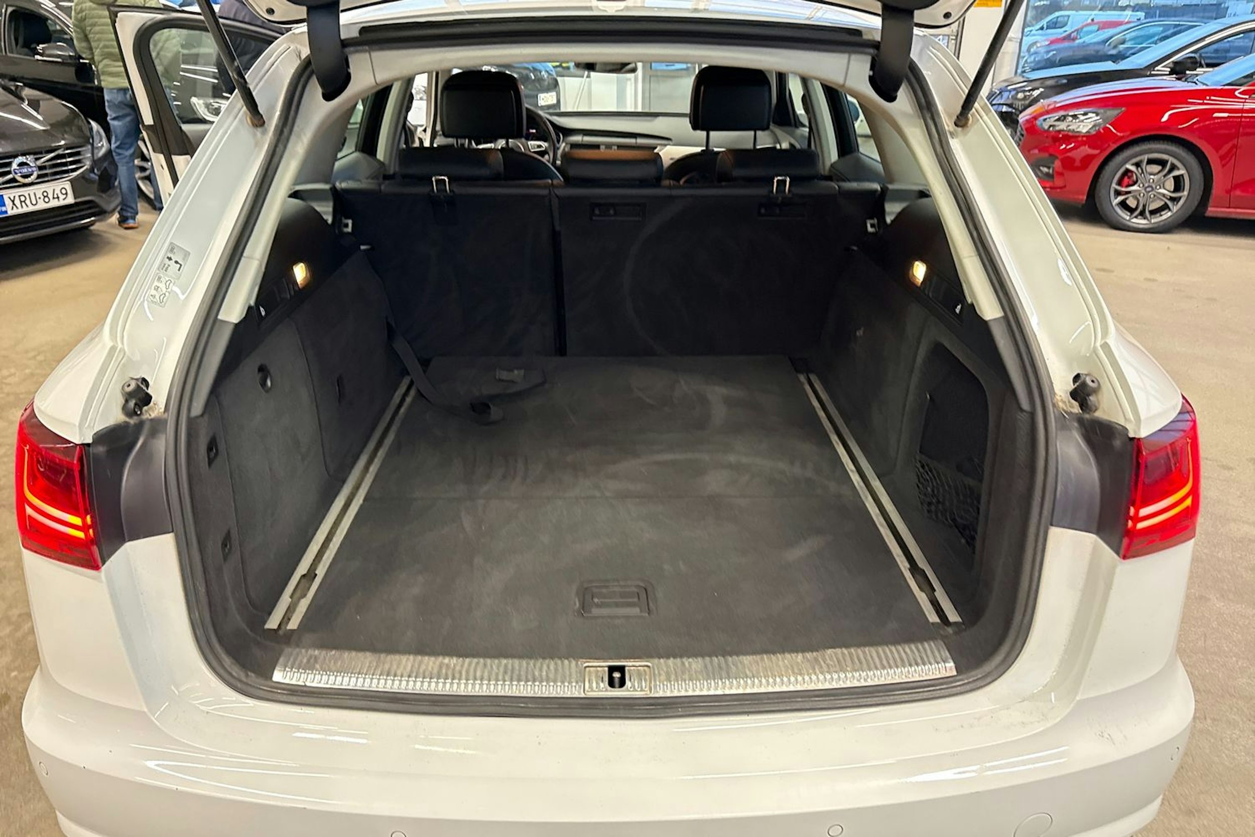 Valkoinen Audi A6 2016 kuva 30.