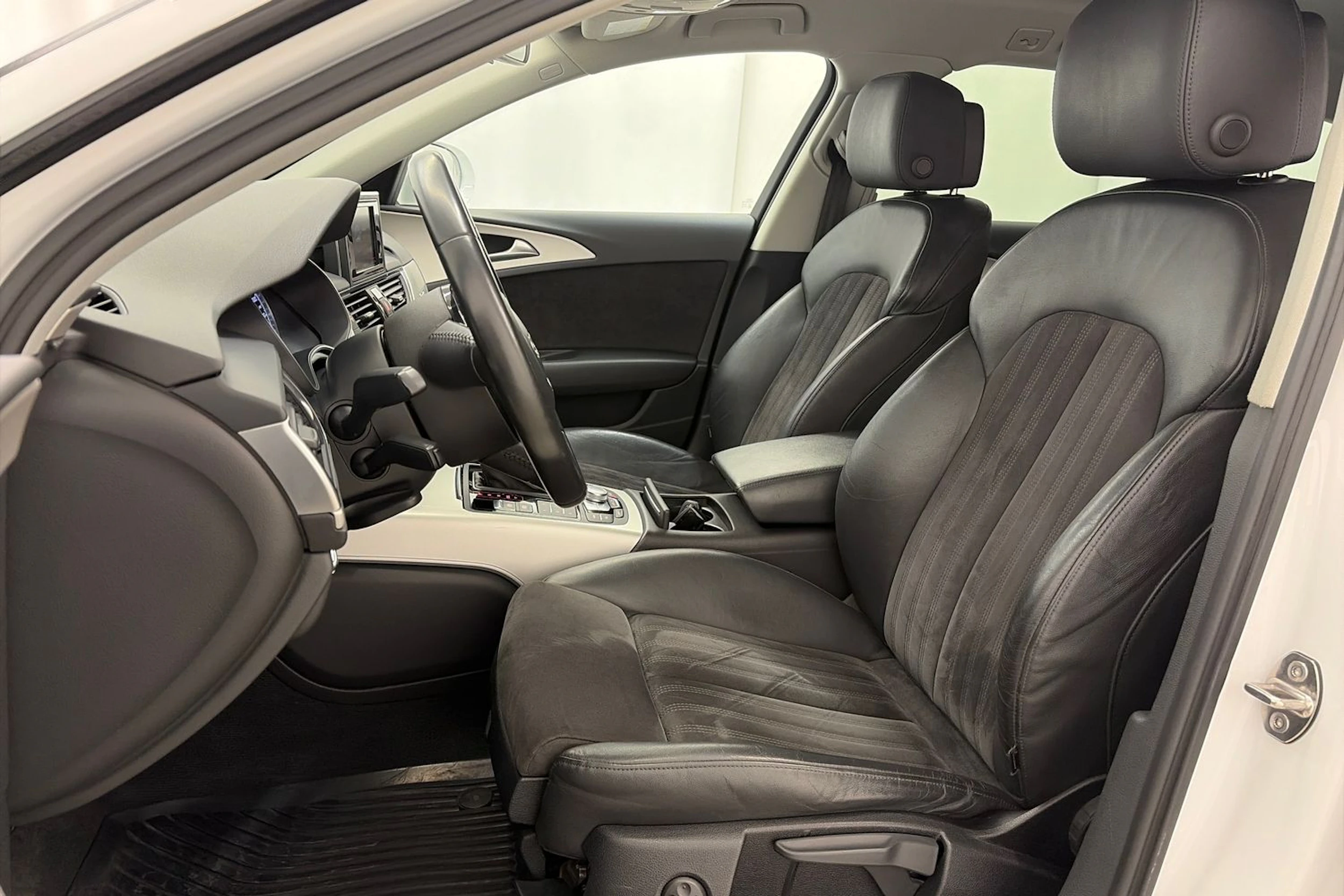 Valkoinen Audi A6 2016 kuva 18.
