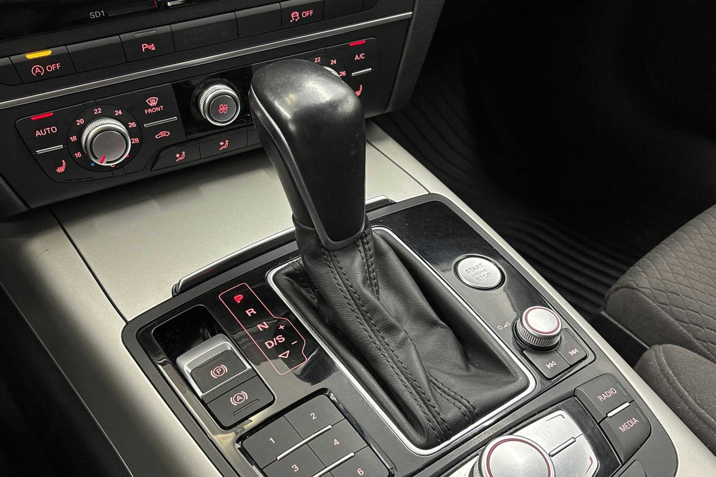 valkoinen Audi A6 2016 kuva 22.