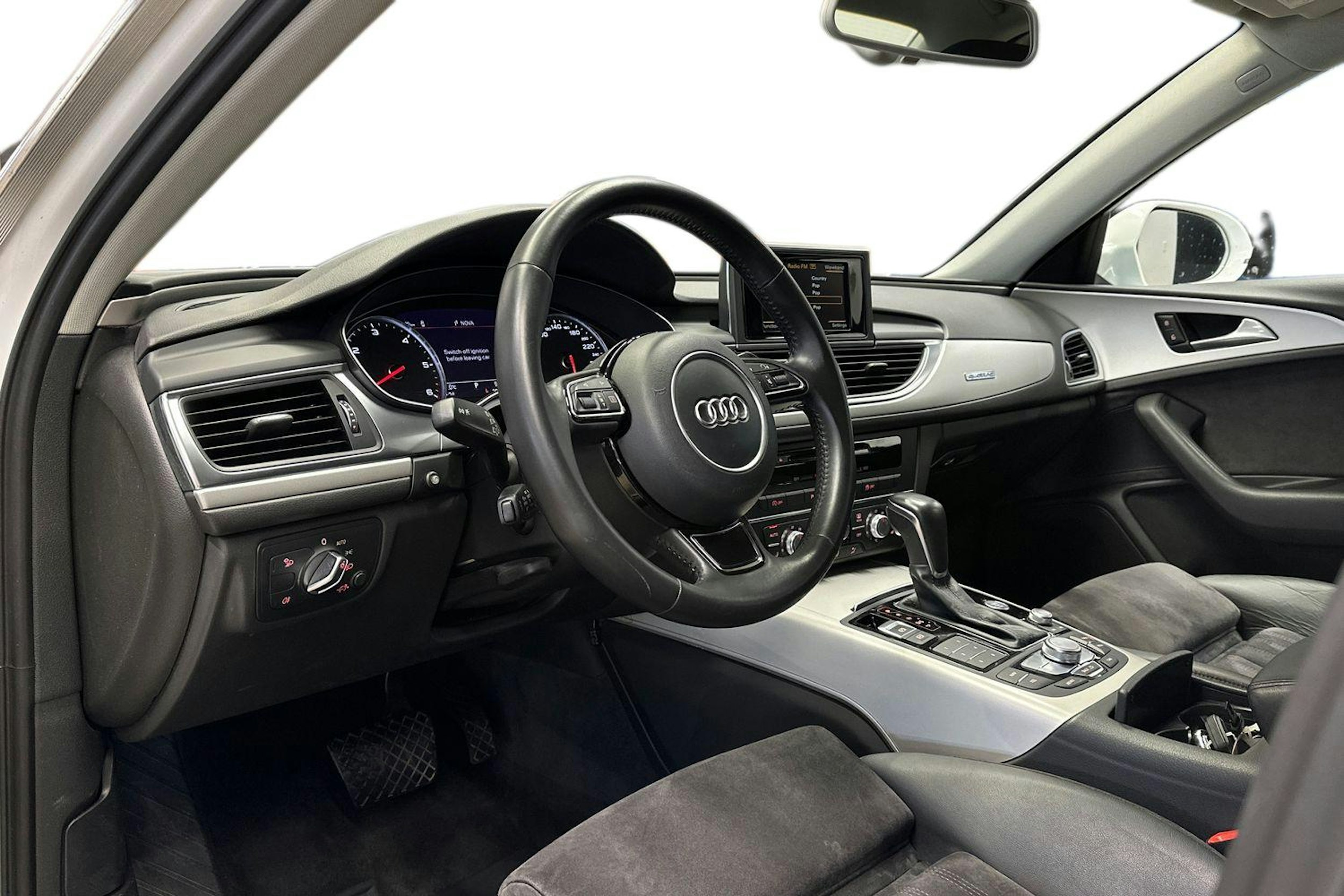 valkoinen Audi A6 2016 kuva 7.