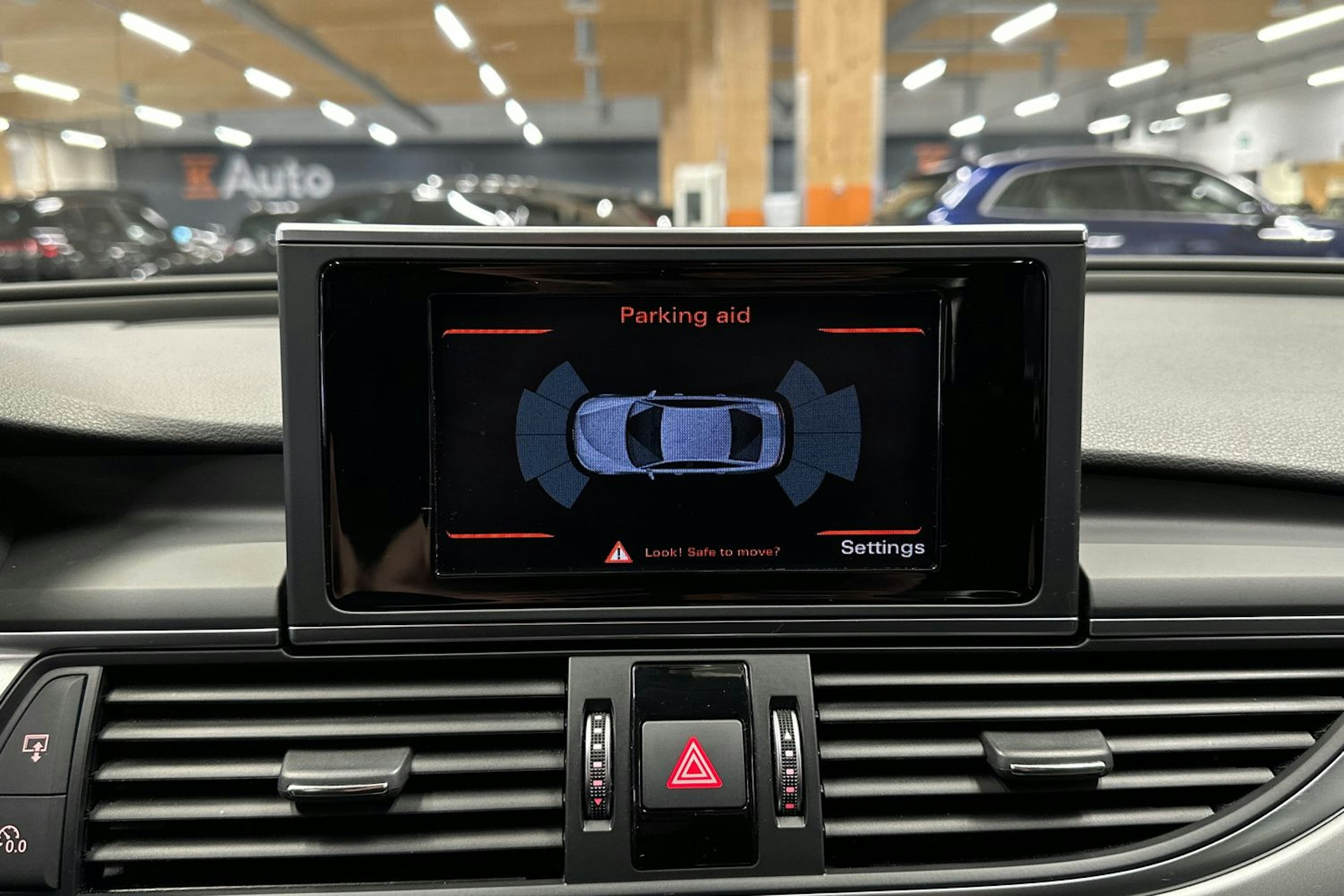 valkoinen Audi A6 2016 kuva 16.