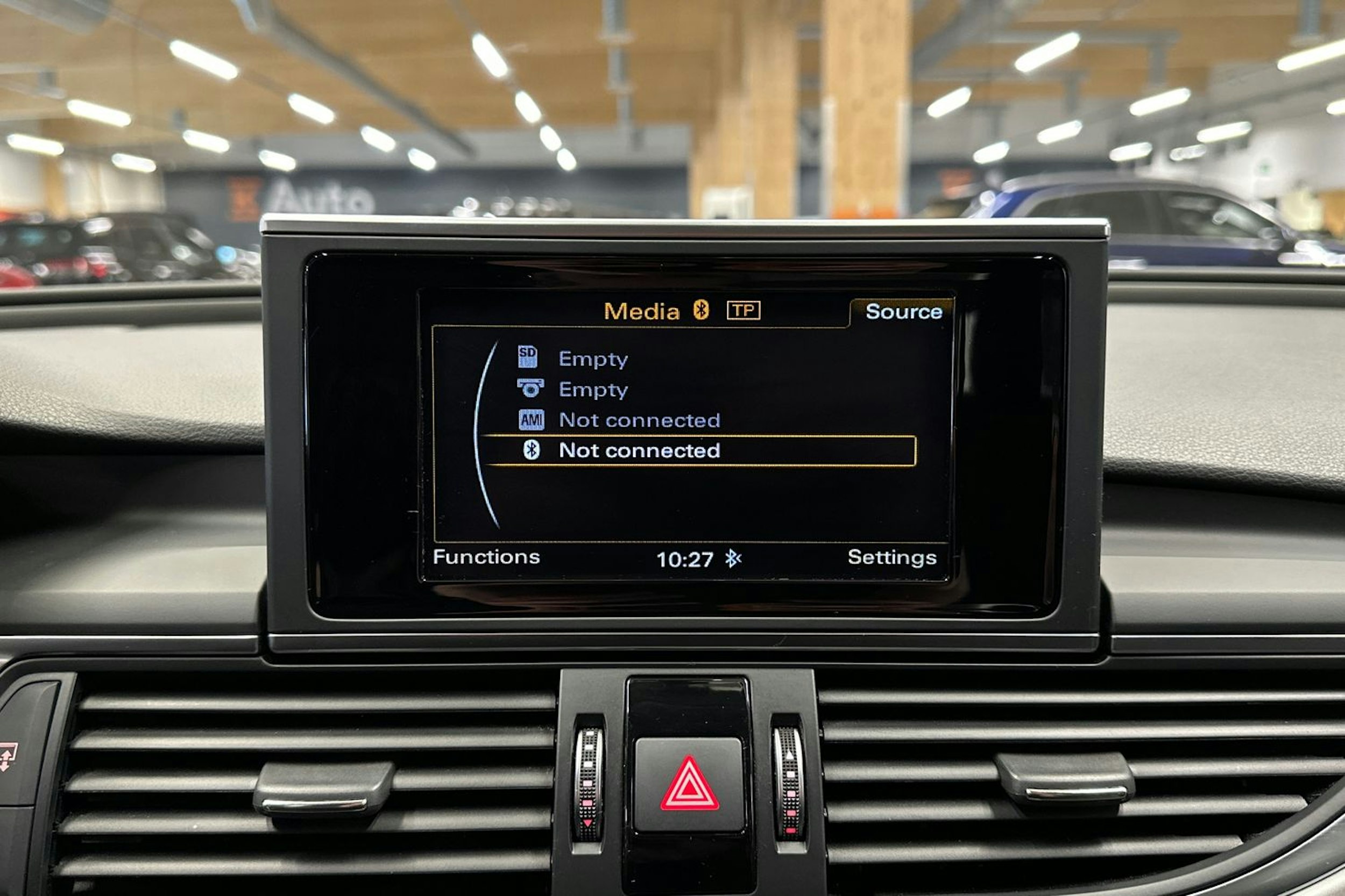 valkoinen Audi A6 2016 kuva 17.