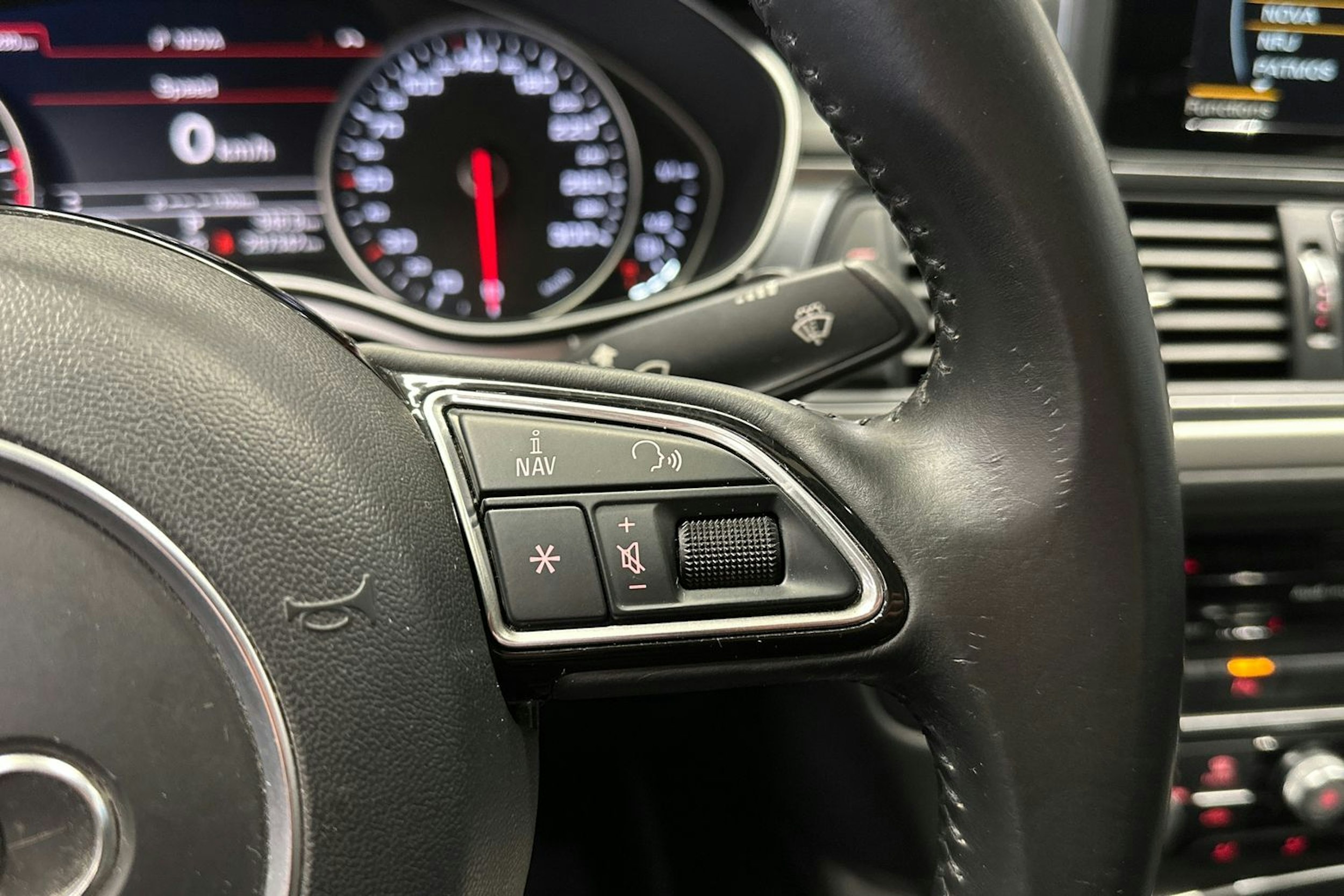 valkoinen Audi A6 2016 kuva 27.