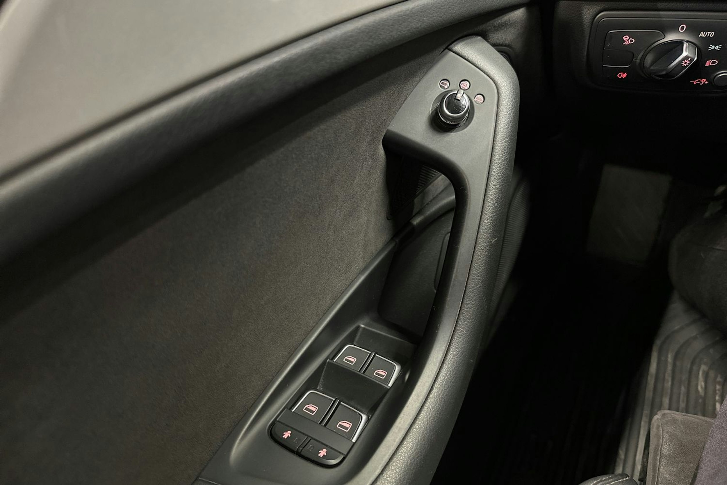 valkoinen Audi A6 2016 kuva 29.