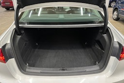 valkoinen Audi A6 2016 kuva 30.