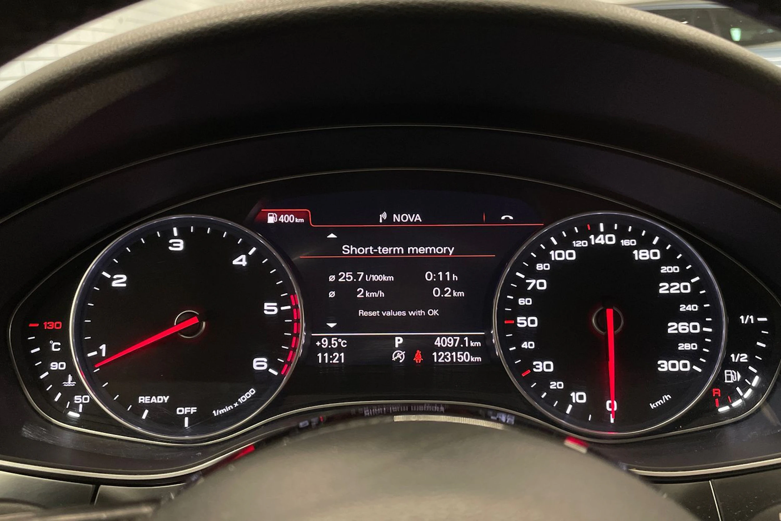 harmaa Audi A6 2016 kuva 17.