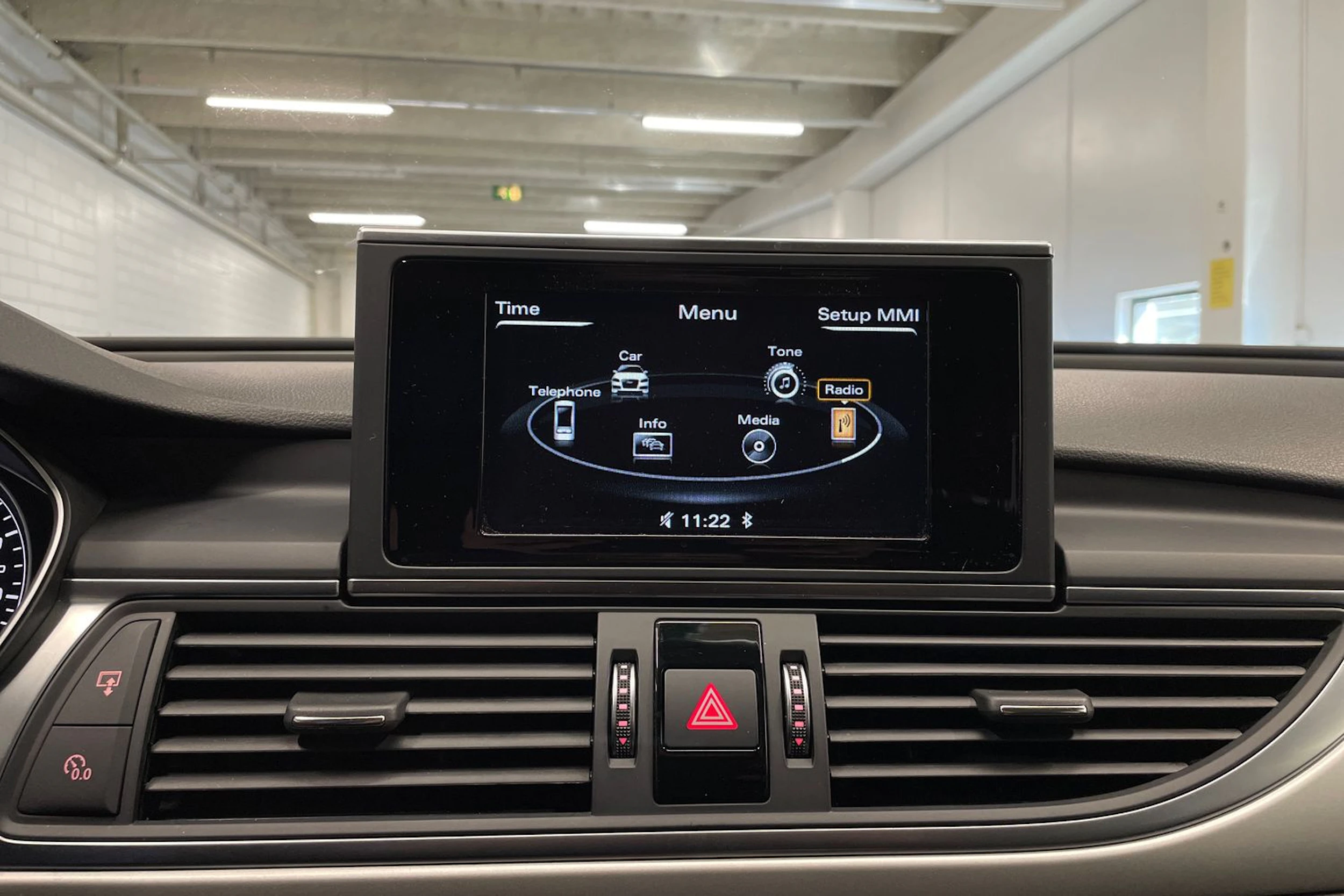 harmaa Audi A6 2016 kuva 18.