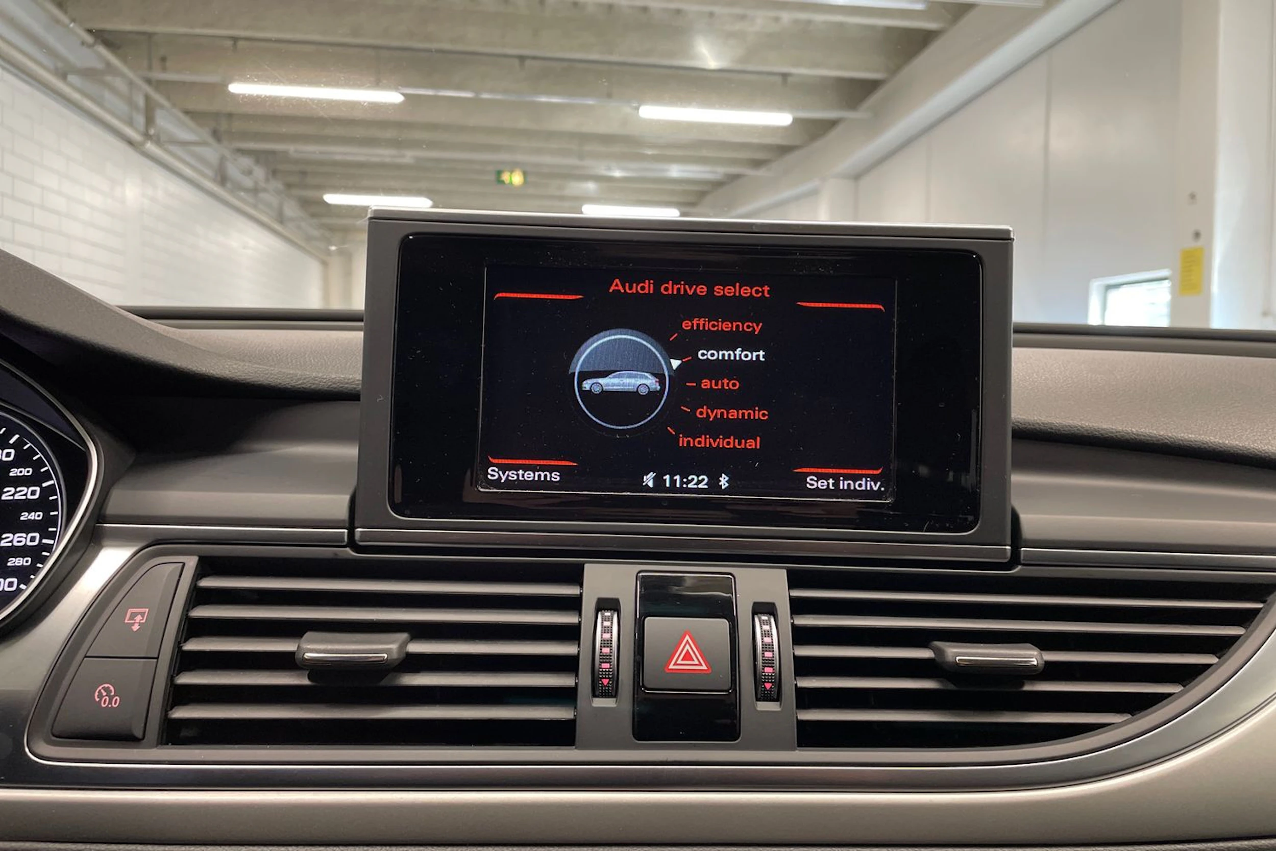 harmaa Audi A6 2016 kuva 19.