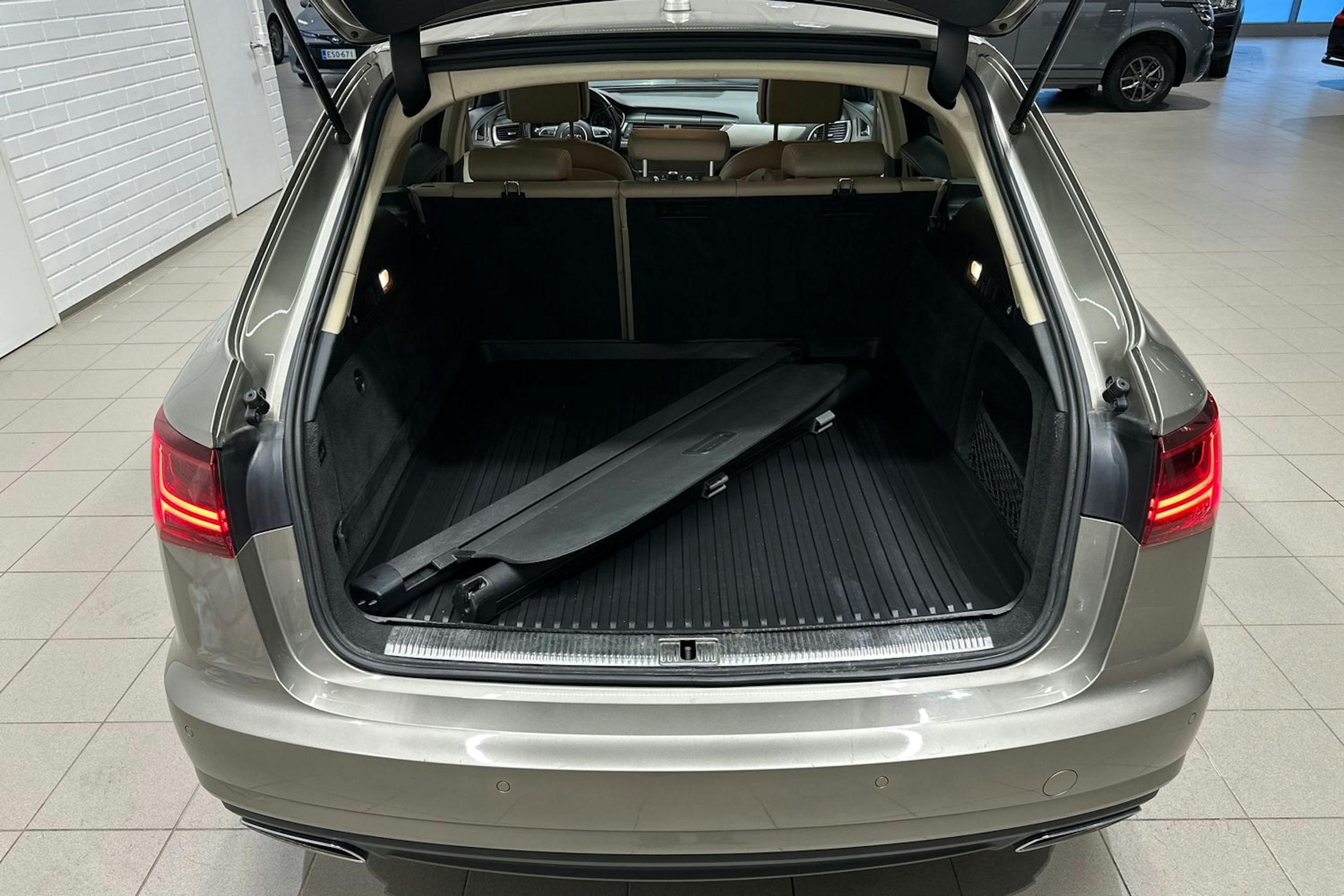 Ruskea (beige) Audi A6 2016 kuva 30.