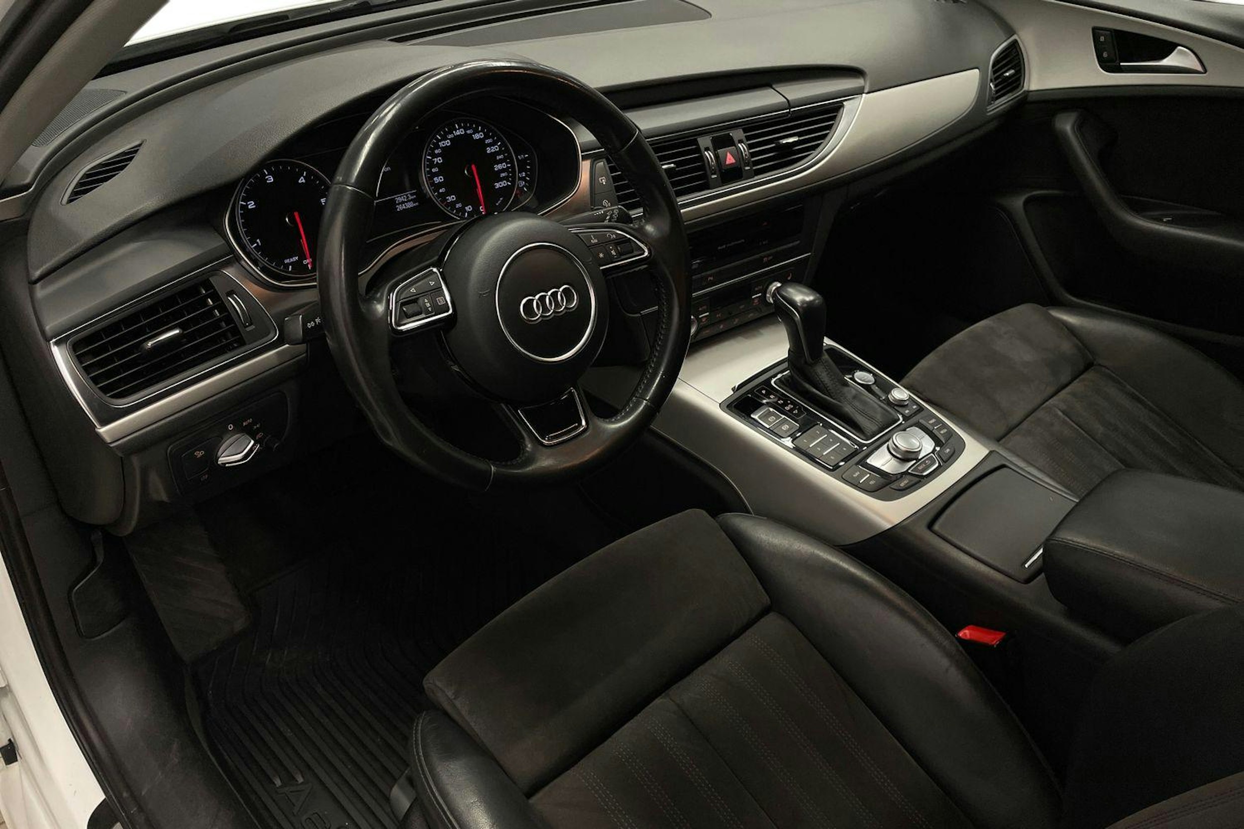 Valkoinen Audi A6 2016 kuva 7.