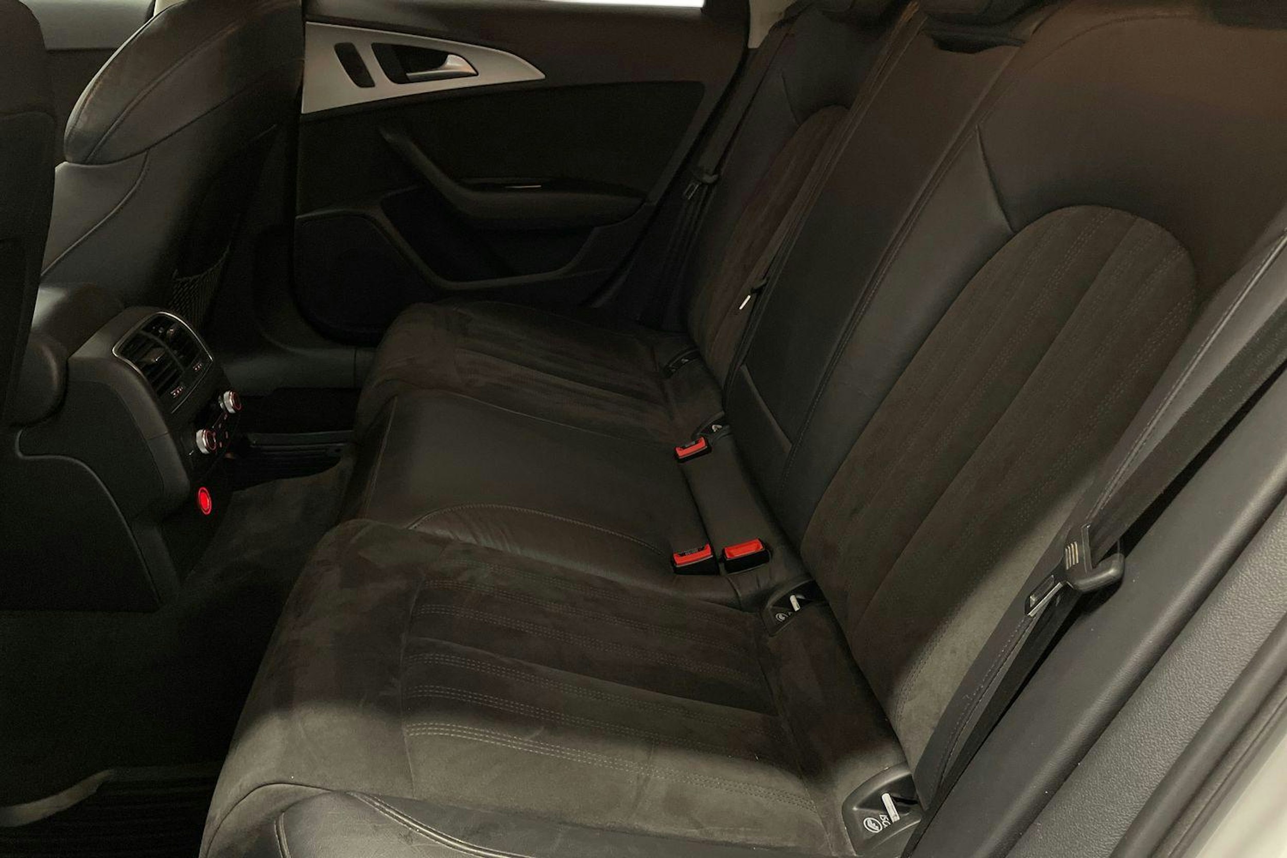 Valkoinen Audi A6 2016 kuva 10.