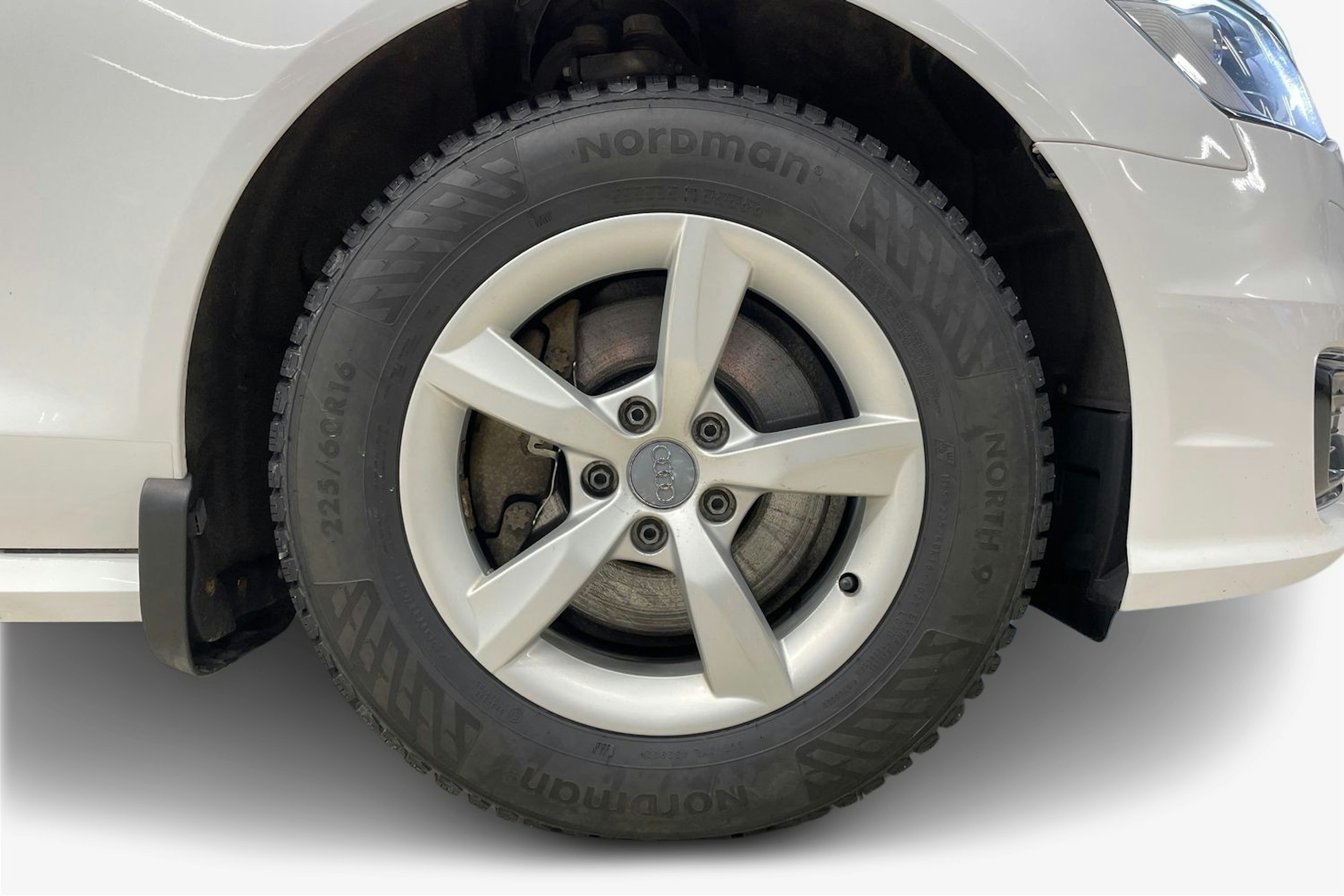 Valkoinen Audi A6 2016 kuva 11.