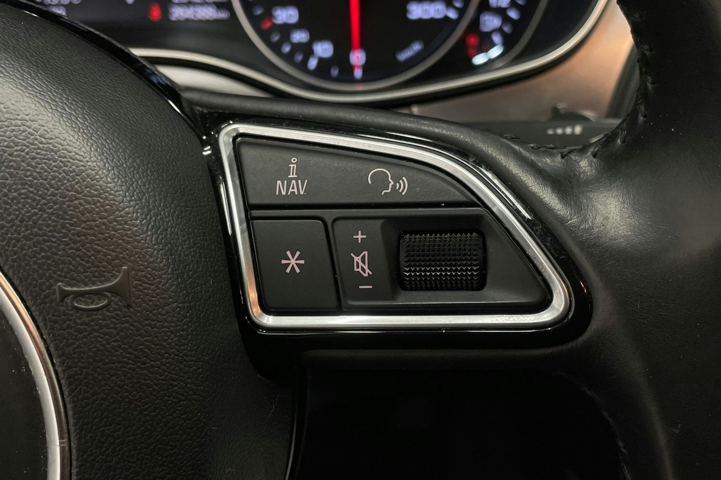 Valkoinen Audi A6 2016 kuva 18.