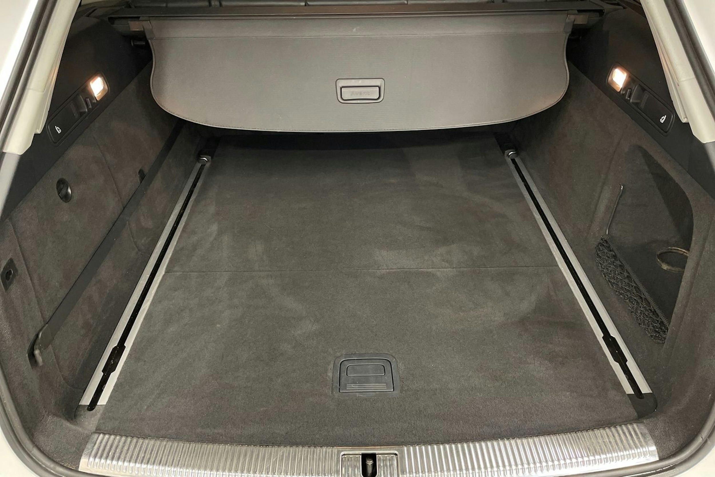 Valkoinen Audi A6 2016 kuva 25.