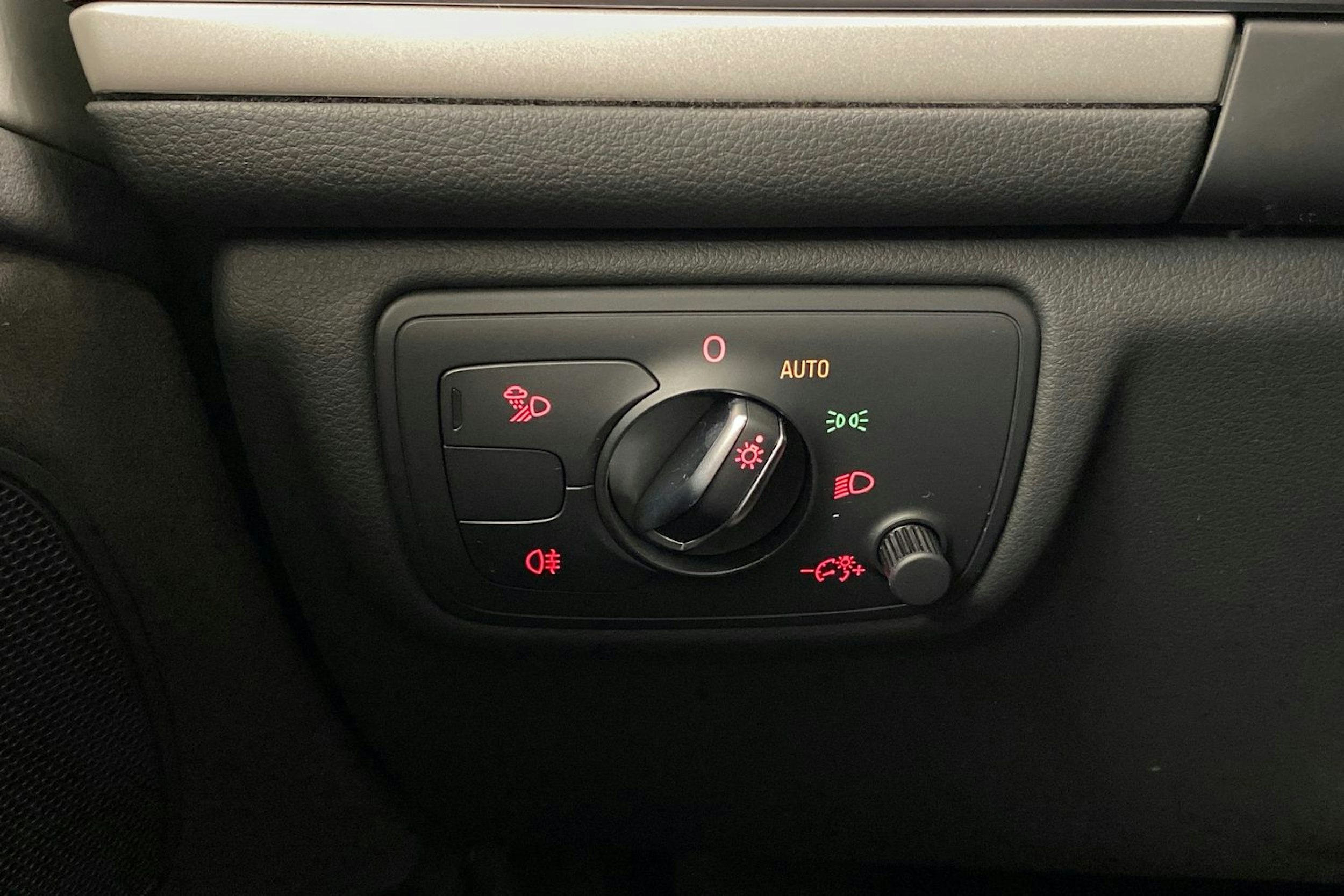 ruskea (beige) Audi A6 2017 kuva 20.