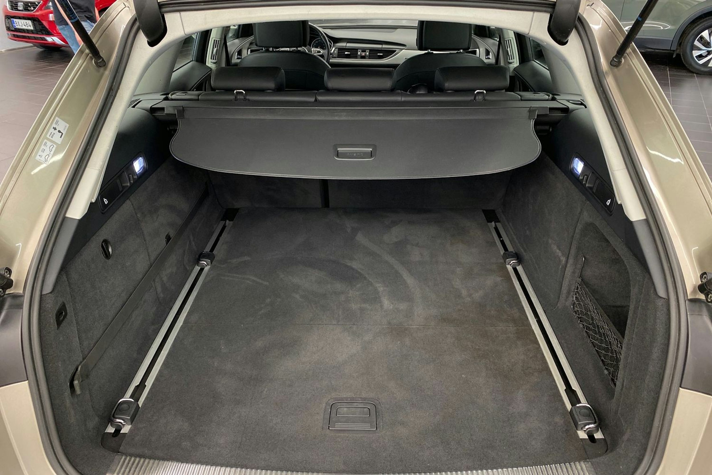 ruskea (beige) Audi A6 2017 kuva 29.